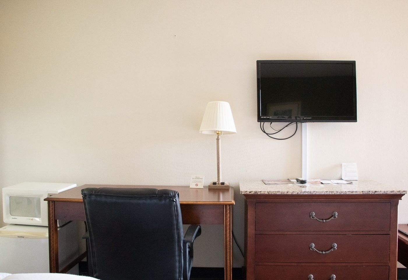 Red Roof Inn & Suites Wilkesboro