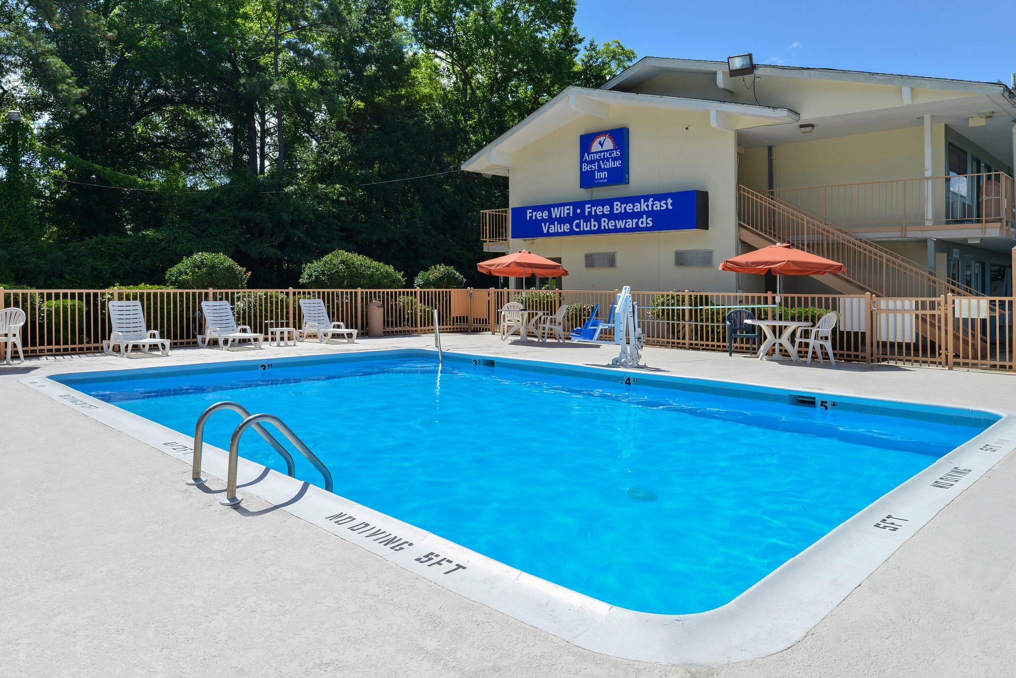 AmeriVu Inn and Suites Wilmington