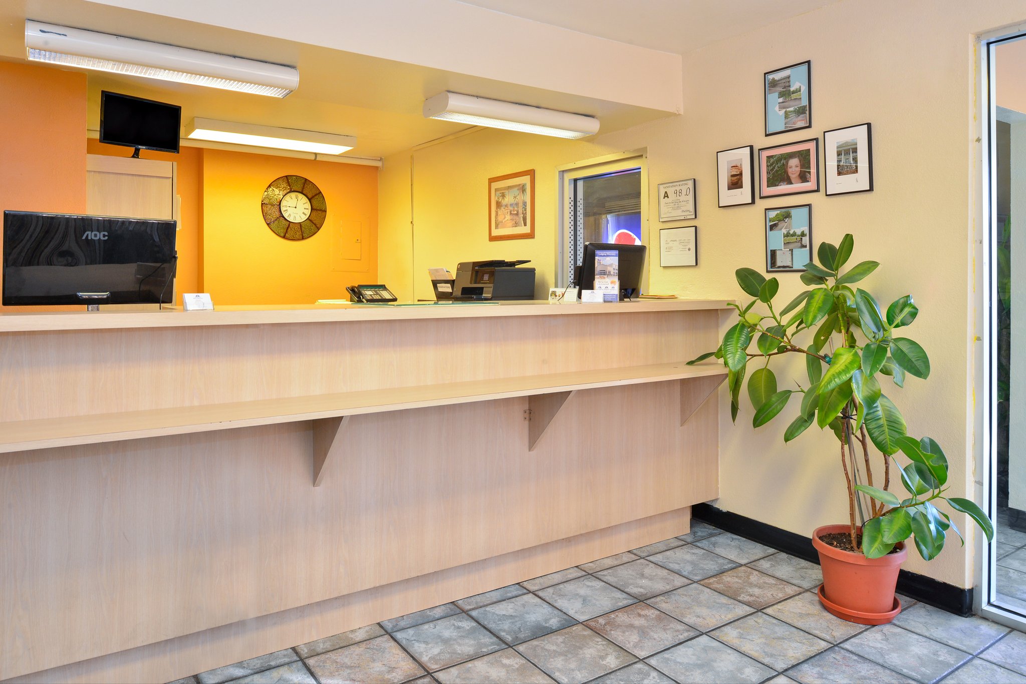 AmeriVu Inn and Suites Wilmington