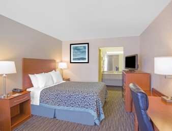 Days Inn by Wyndham Wilmington / University