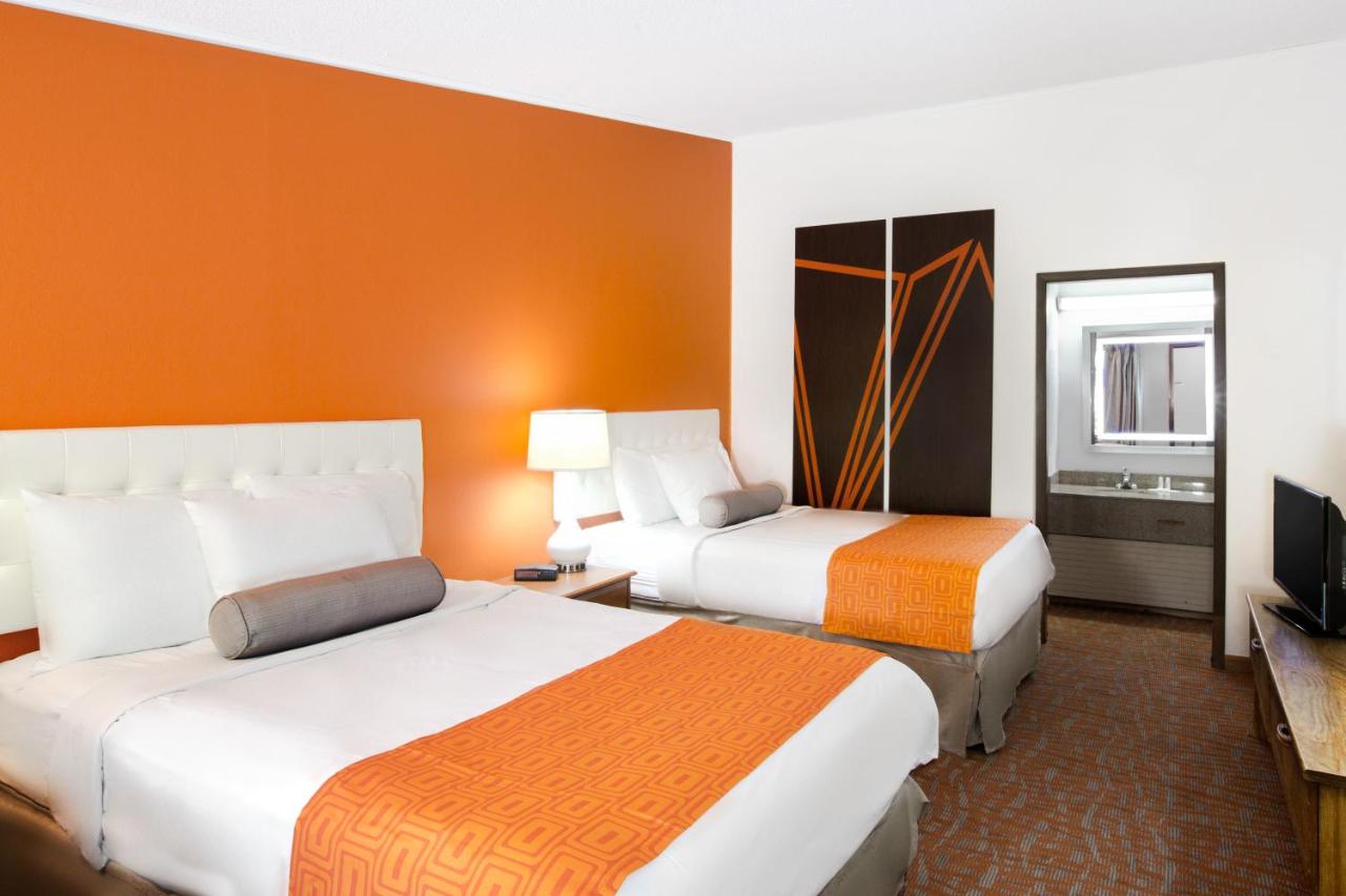 Howard Johnson by Wyndham Wilmington