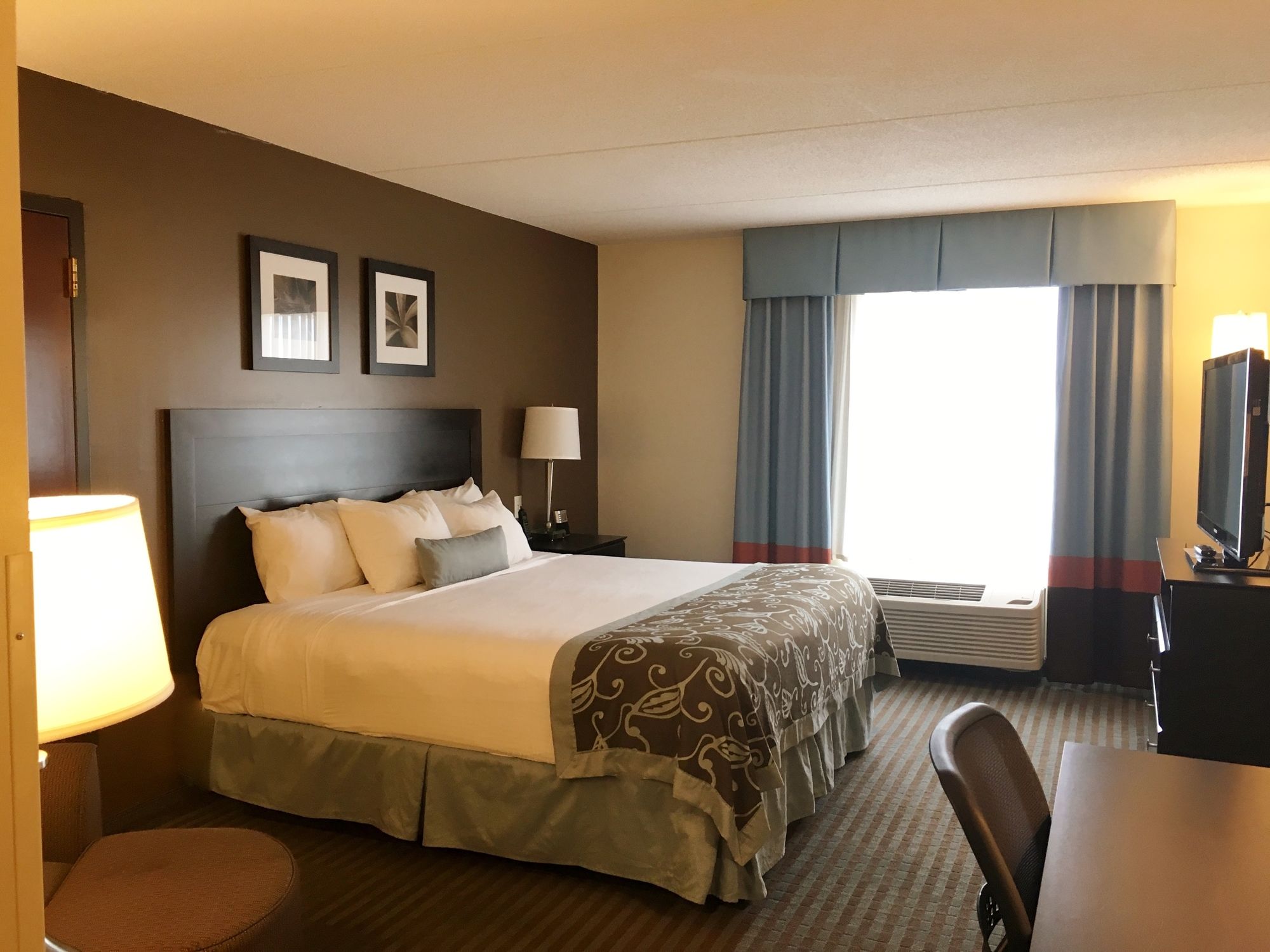 Wingate by Wyndham Wilmington