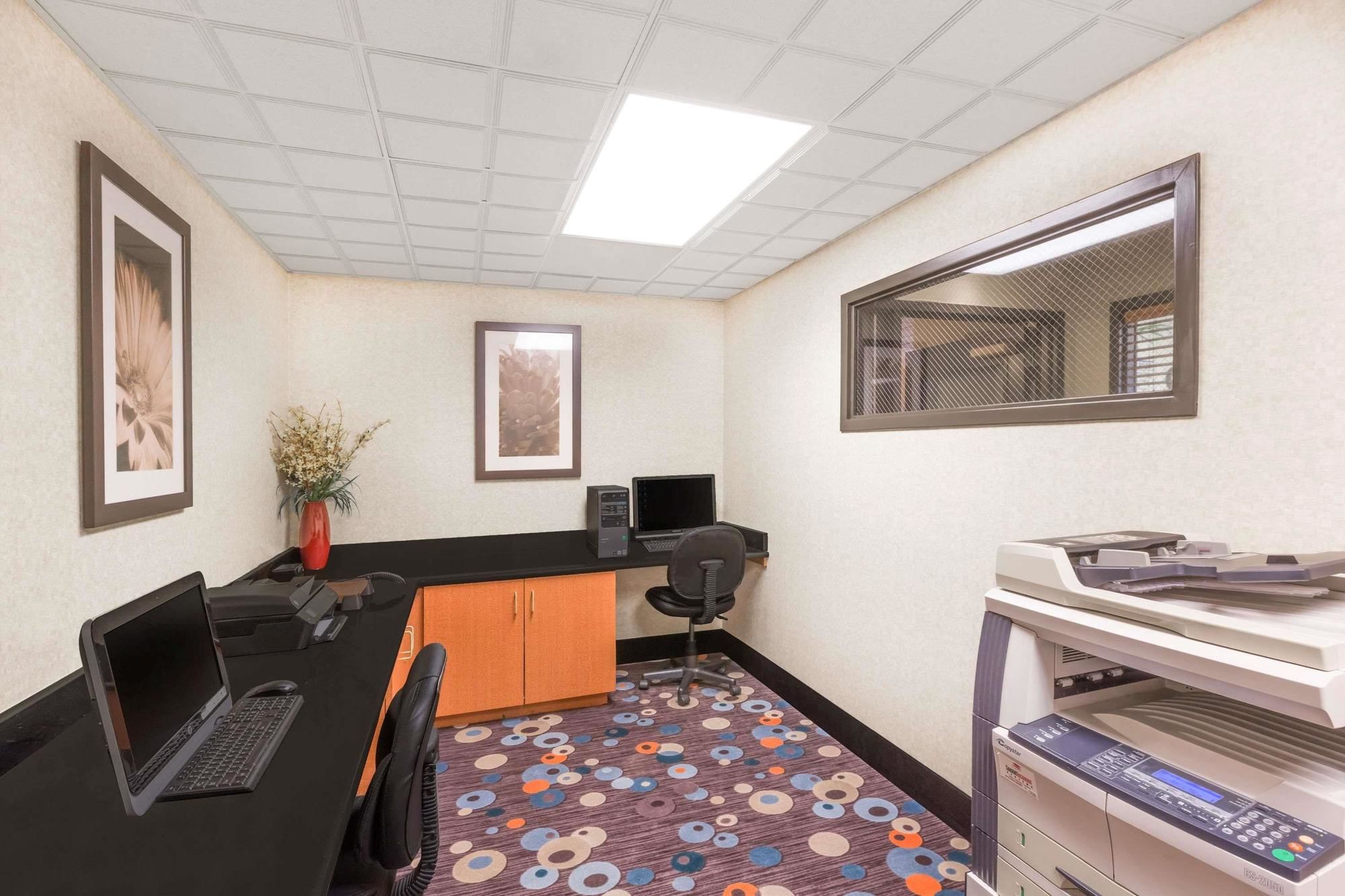 Wingate by Wyndham Wilmington