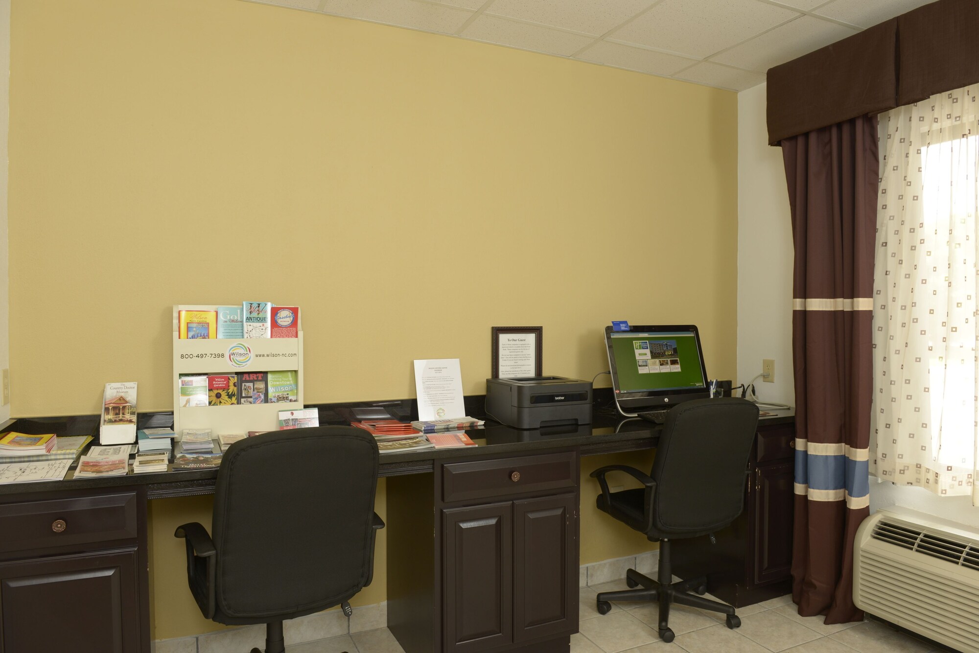 Holiday Inn Express & Suites Wilson - Downtown