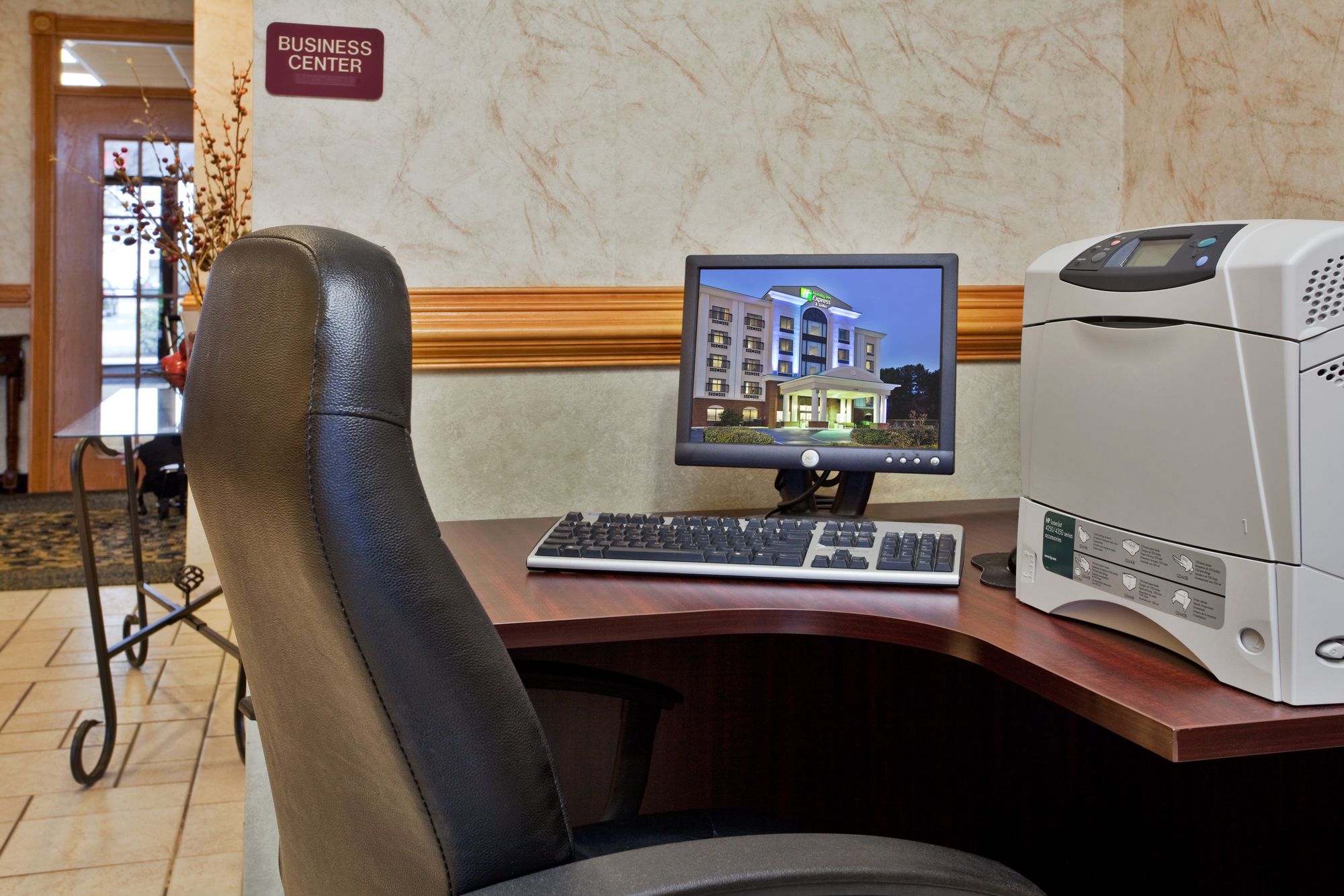 Holiday Inn Express & Suites Wilson - Downtown