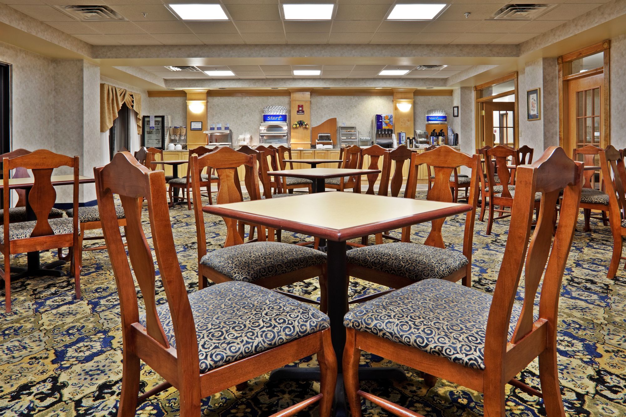 Holiday Inn Express & Suites Wilson - Downtown