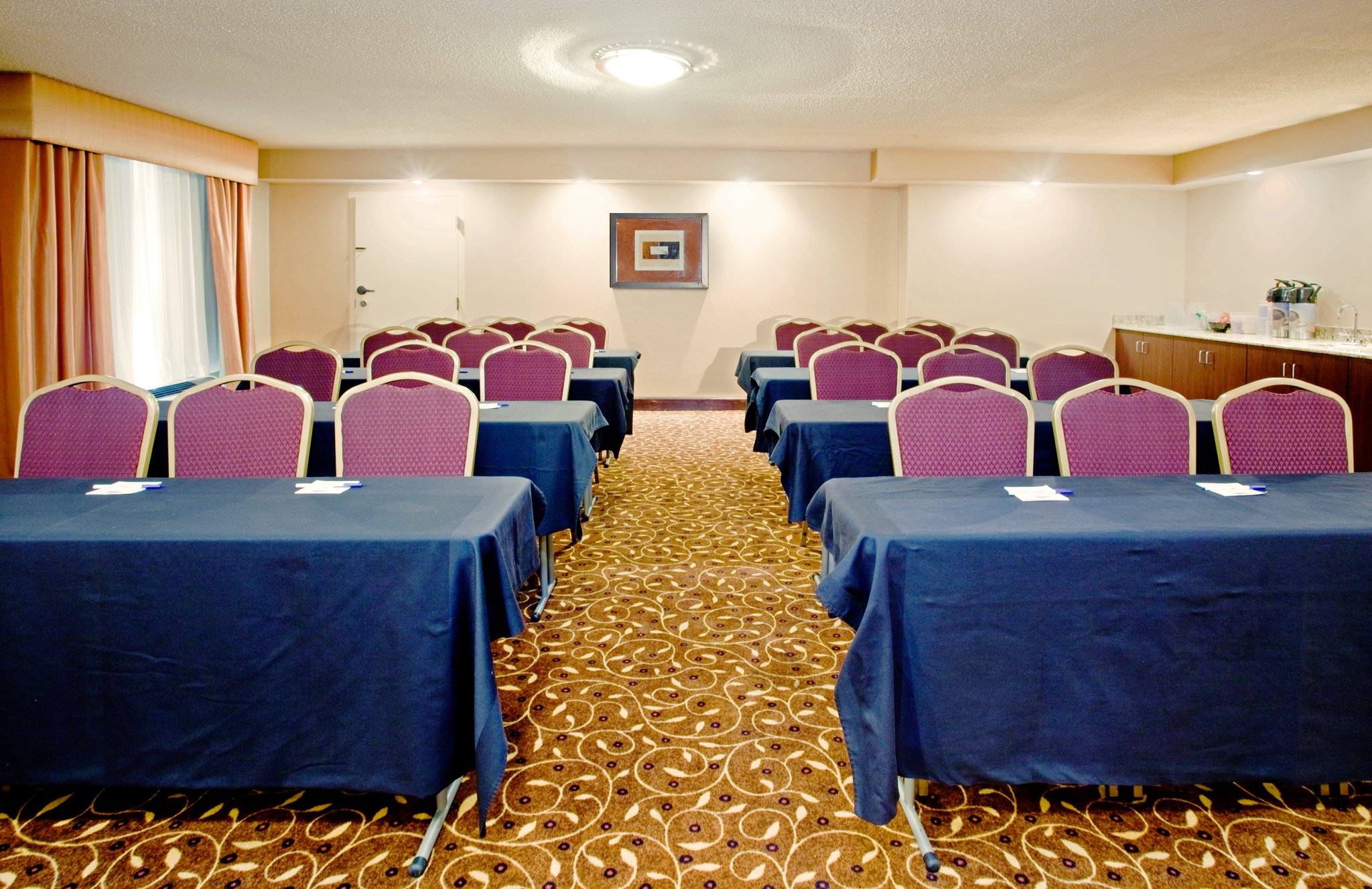 Holiday Inn Express Winston - Salem Downtown West