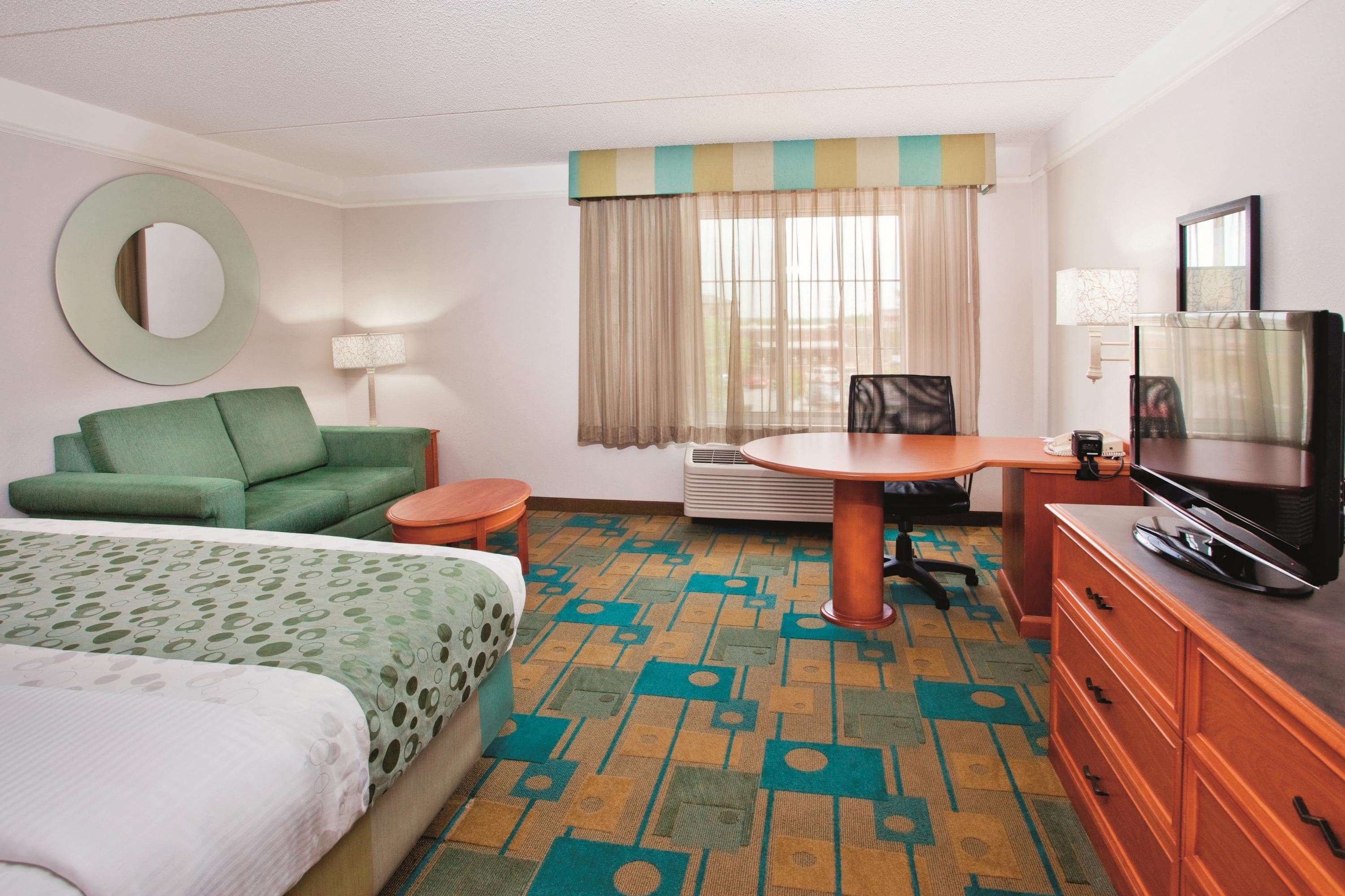 La Quinta Inn & Suites by Wyndham Winston-Salem