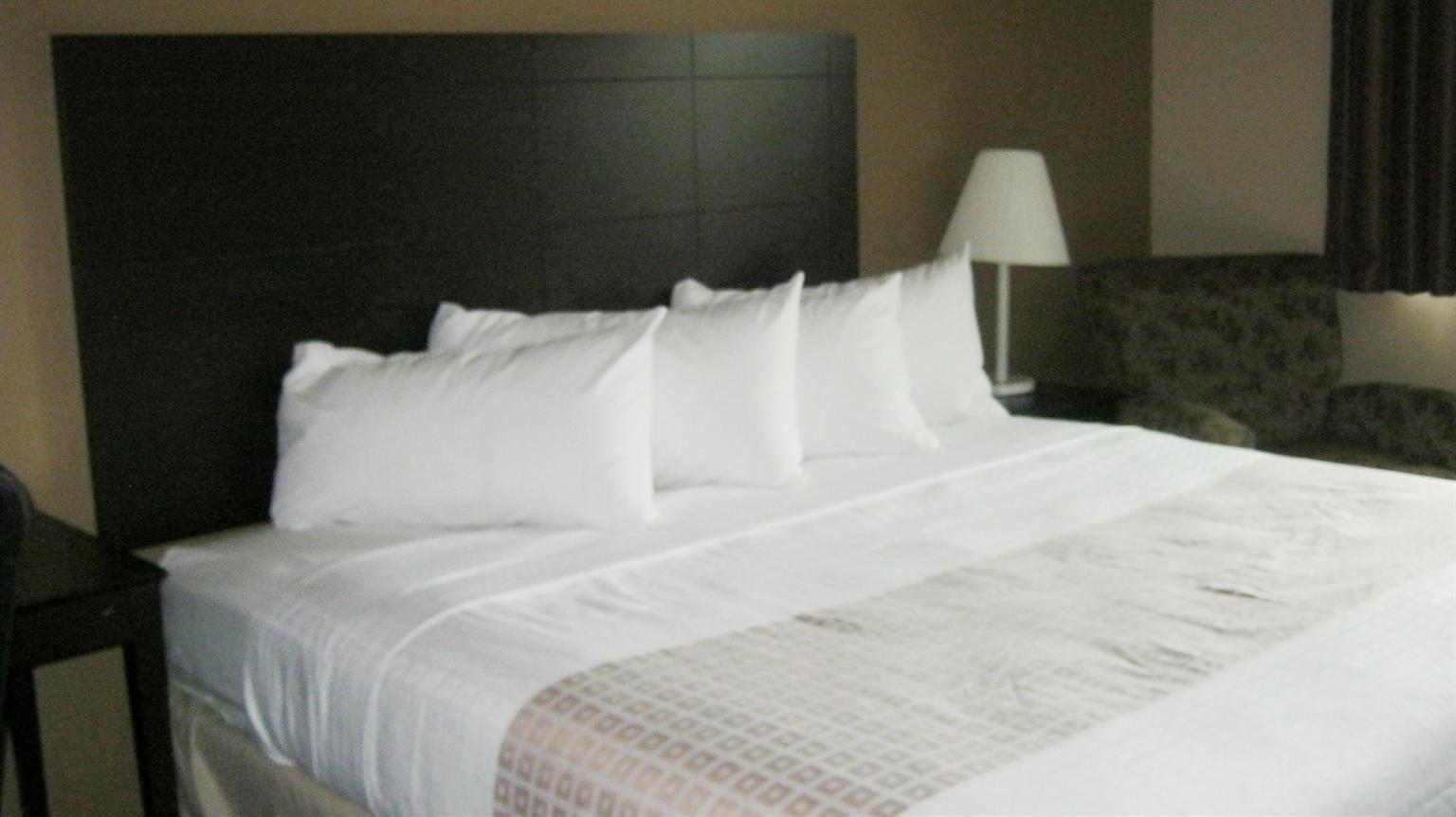 Americas Best Value Inn & Suites