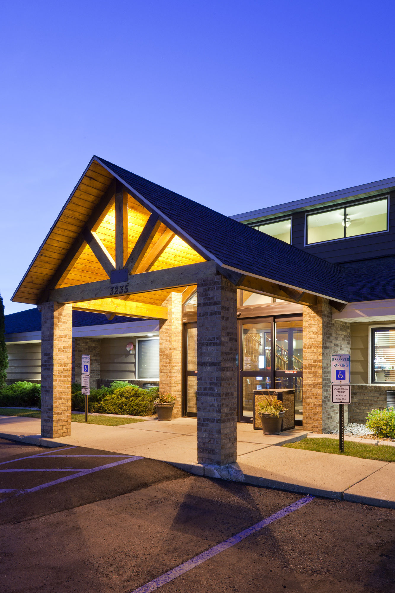 AmericInn Lodge & Suites Bismarck