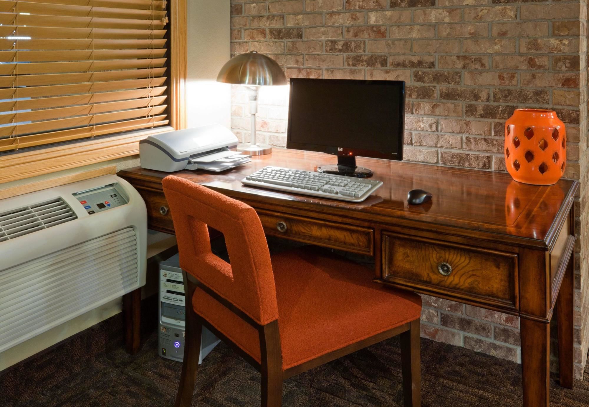 AmericInn Lodge & Suites Bismarck