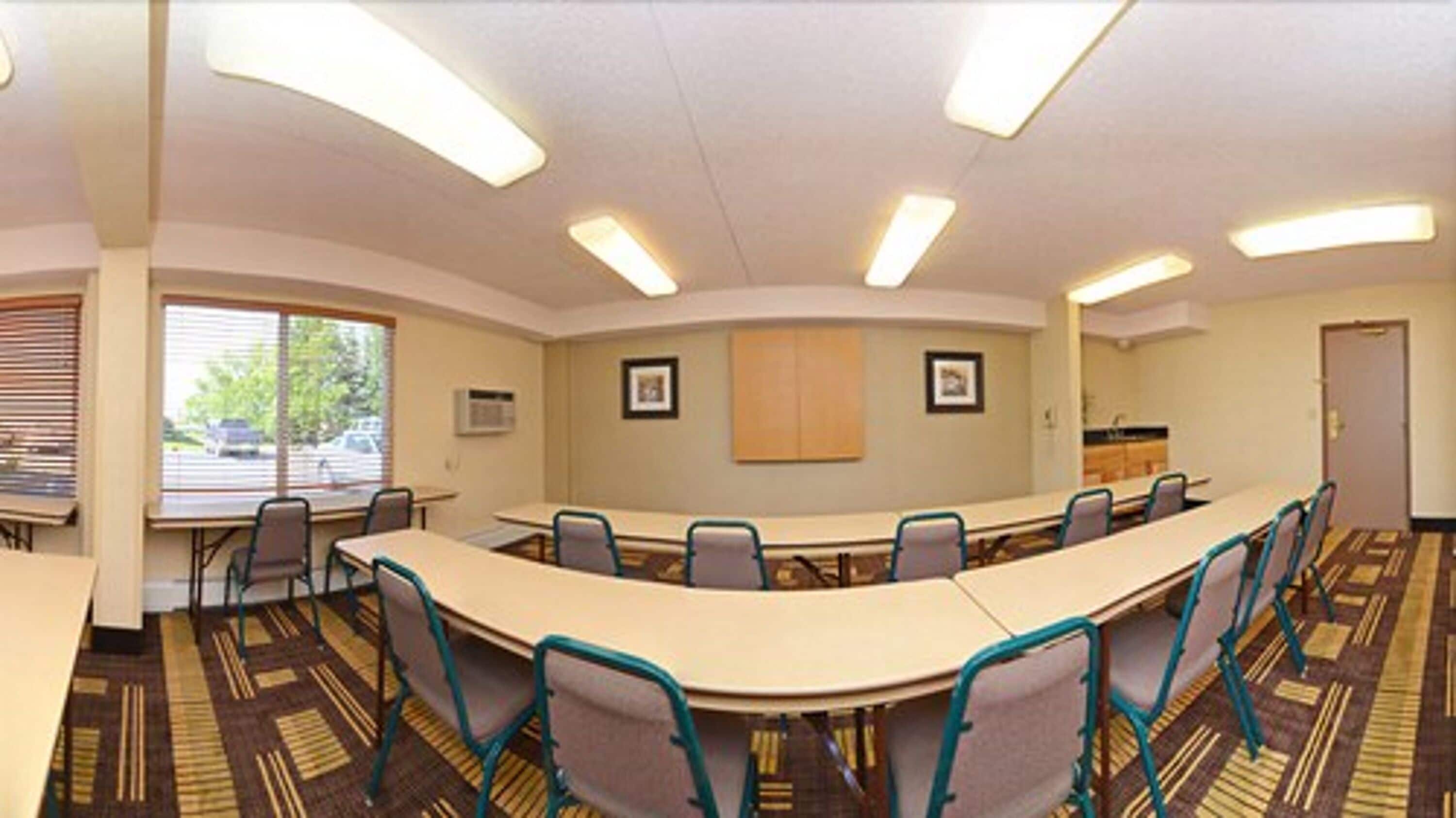 Days Inn by Wyndham Bismarck