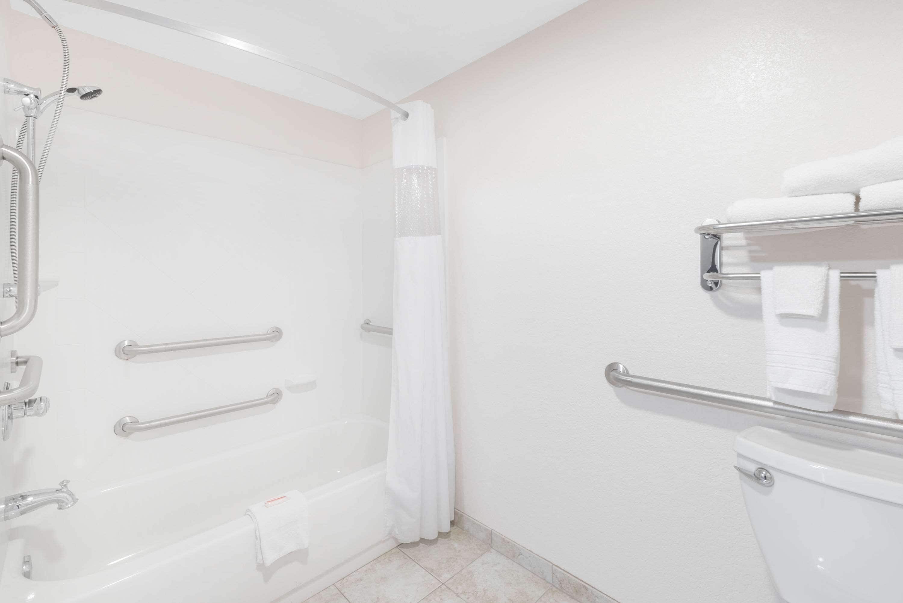 Days Inn by Wyndham Bismarck