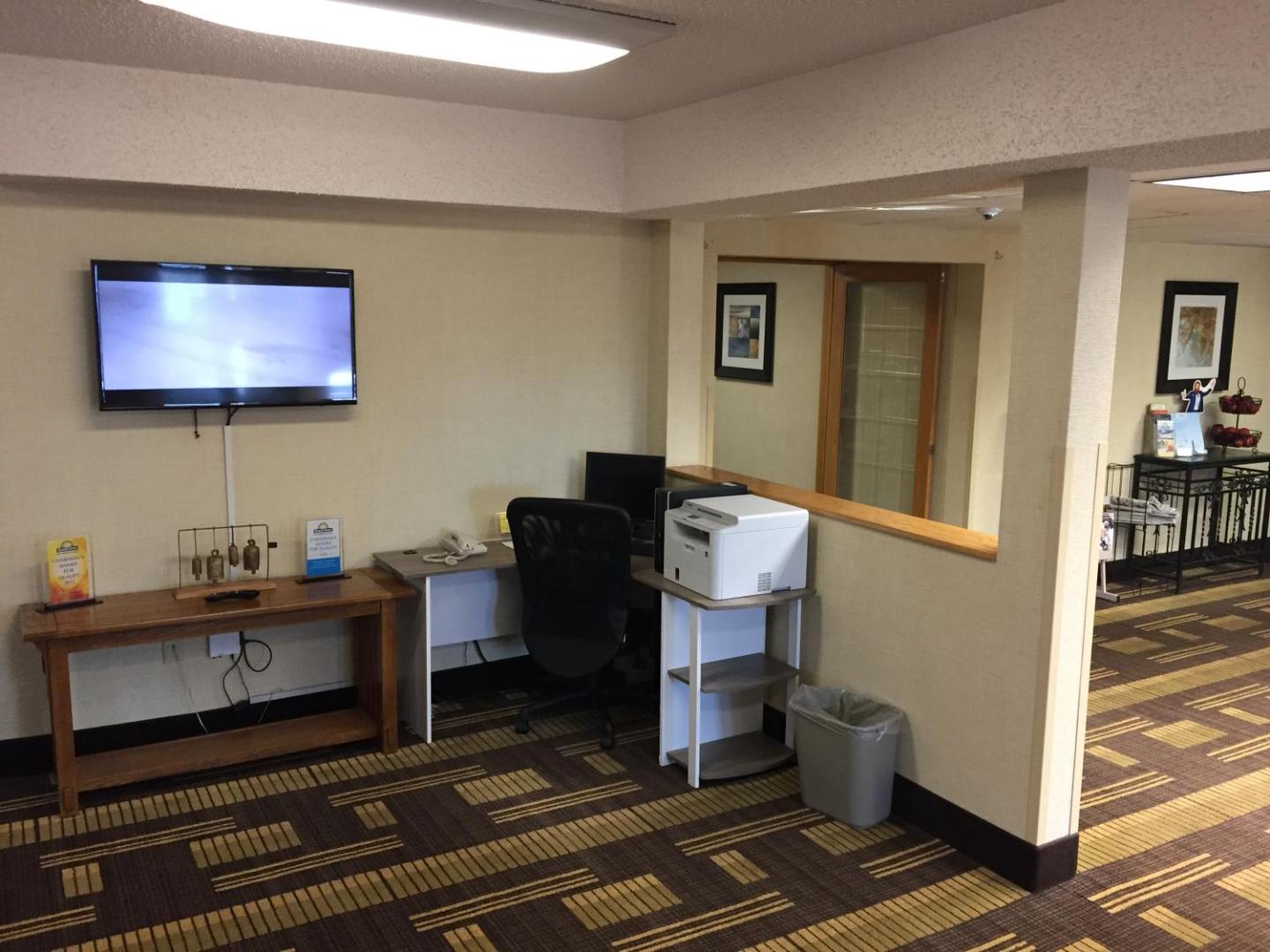 Days Inn by Wyndham Bismarck