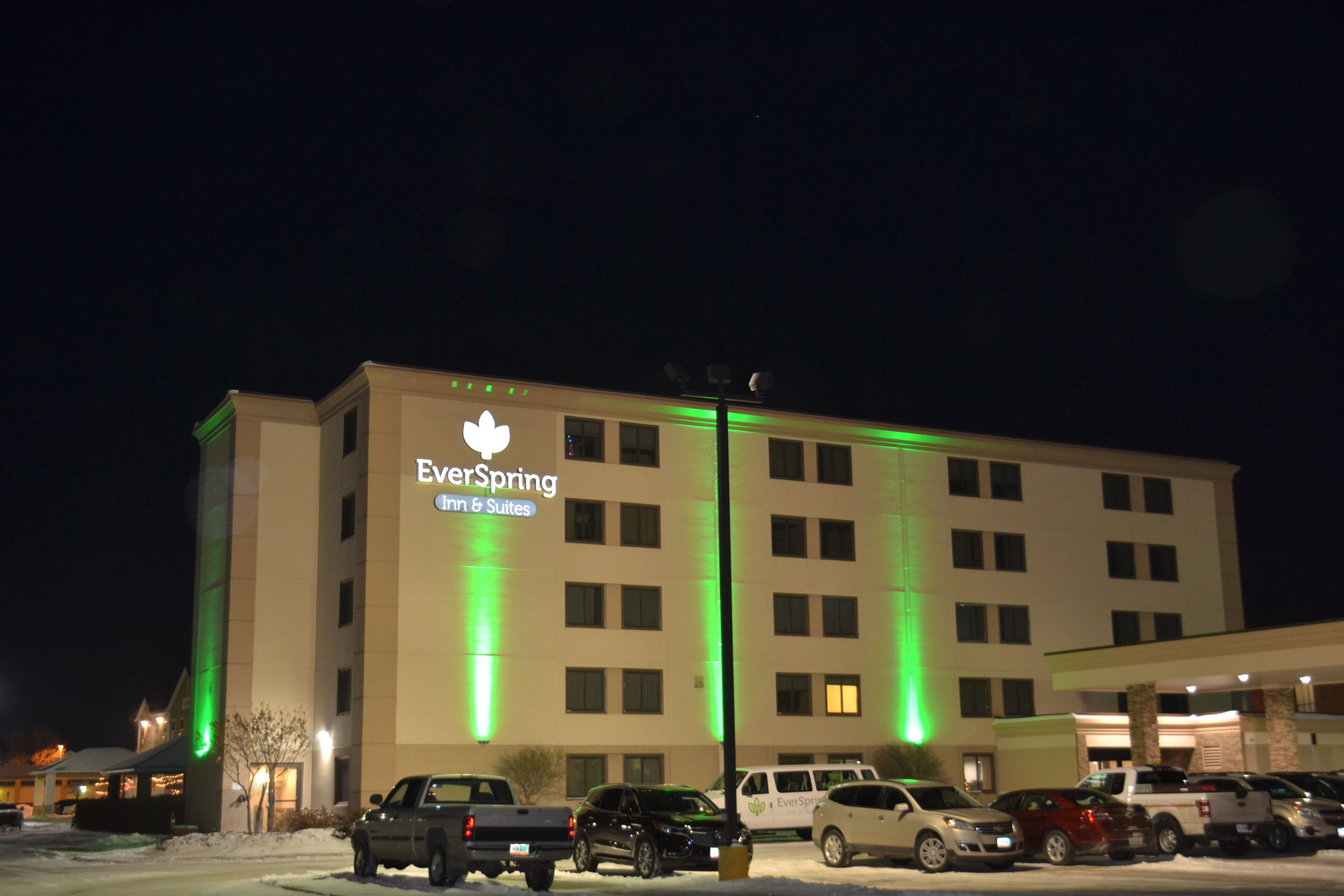EverSpring Inn & Suites