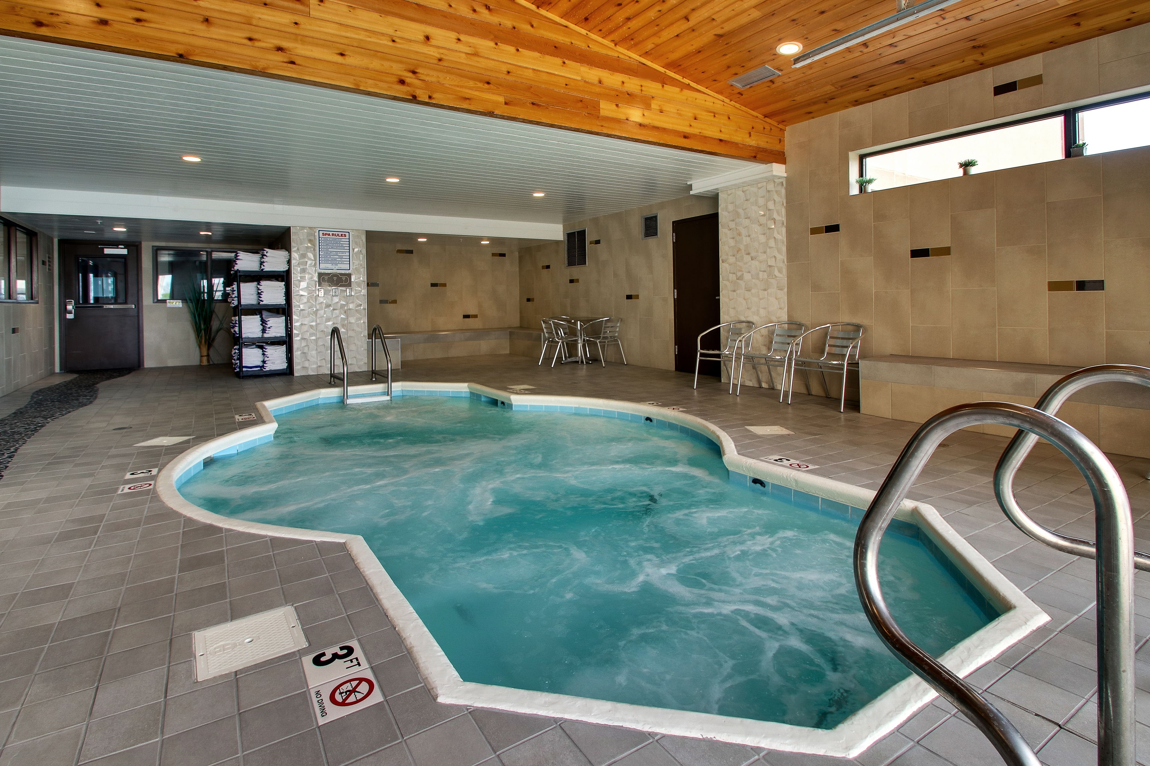 EverSpring Inn & Suites