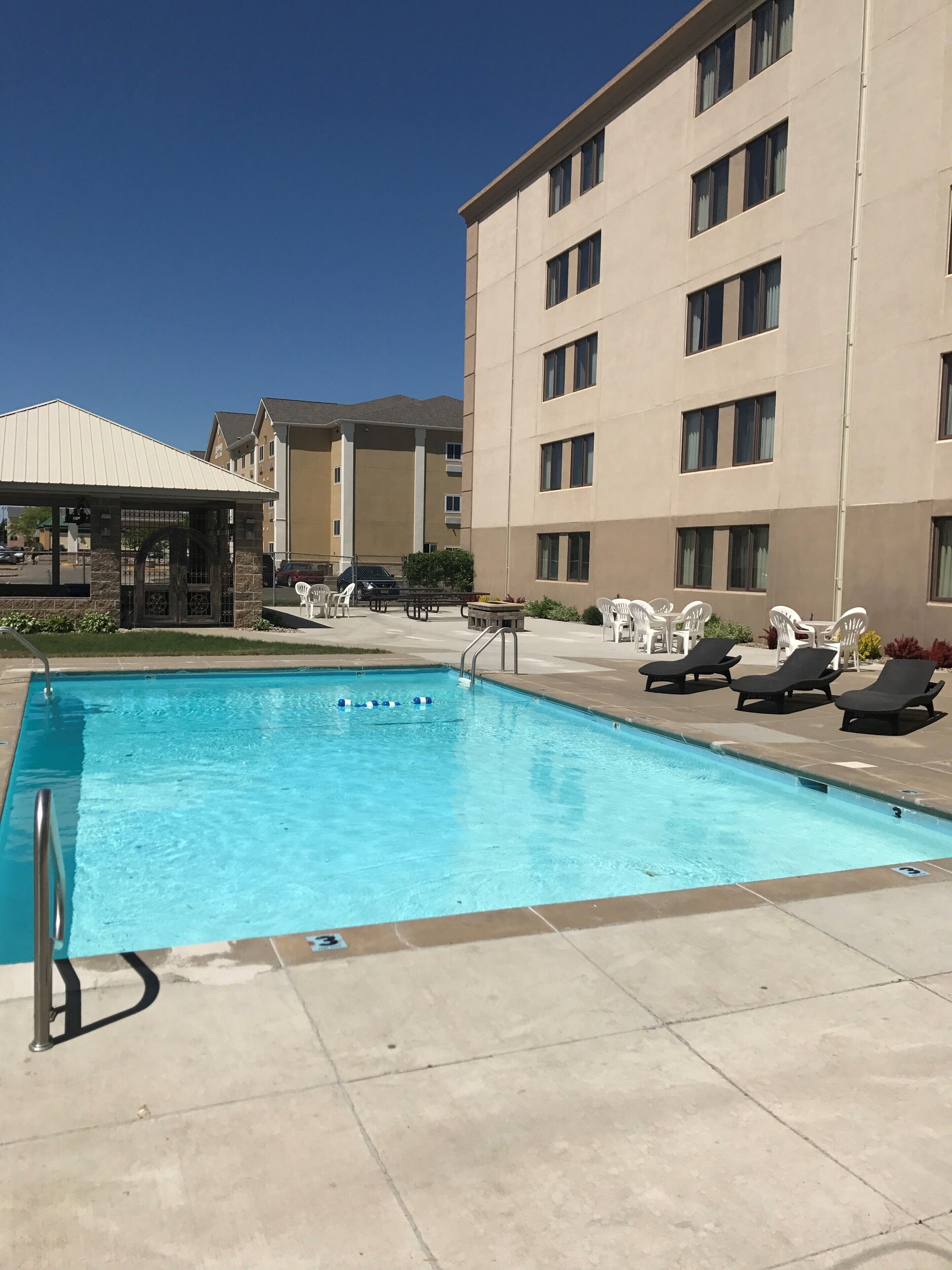 EverSpring Inn & Suites