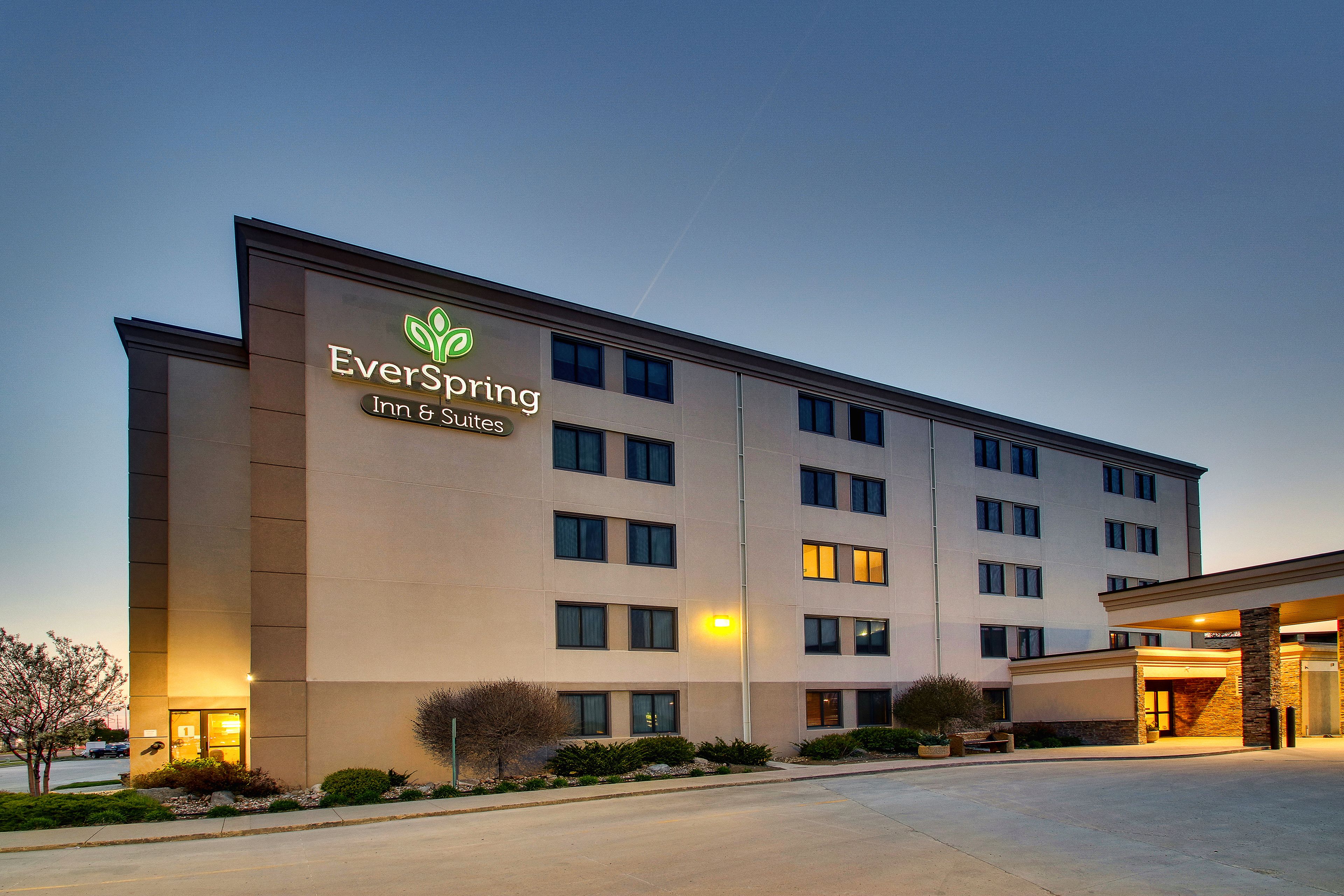 EverSpring Inn & Suites