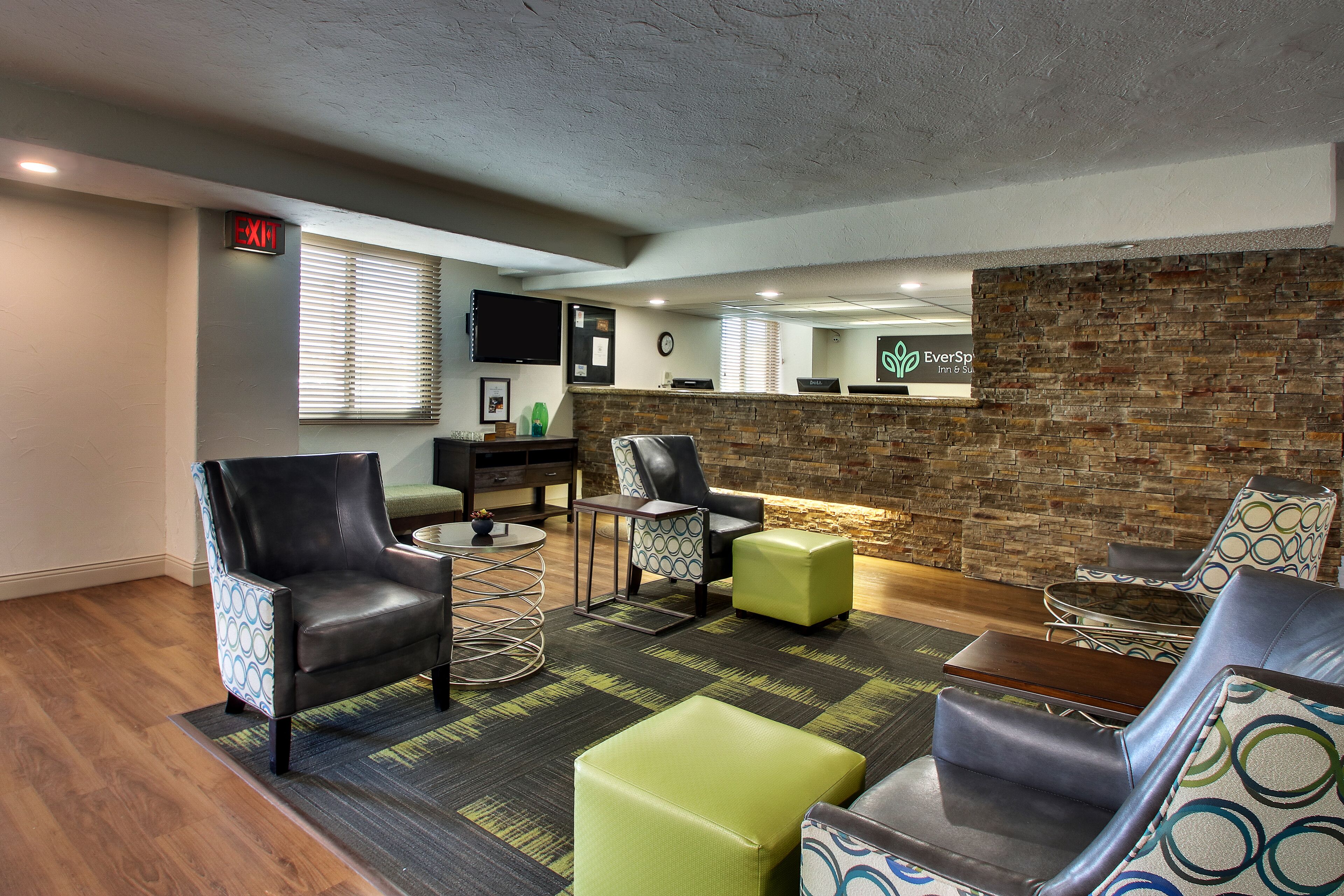 EverSpring Inn & Suites