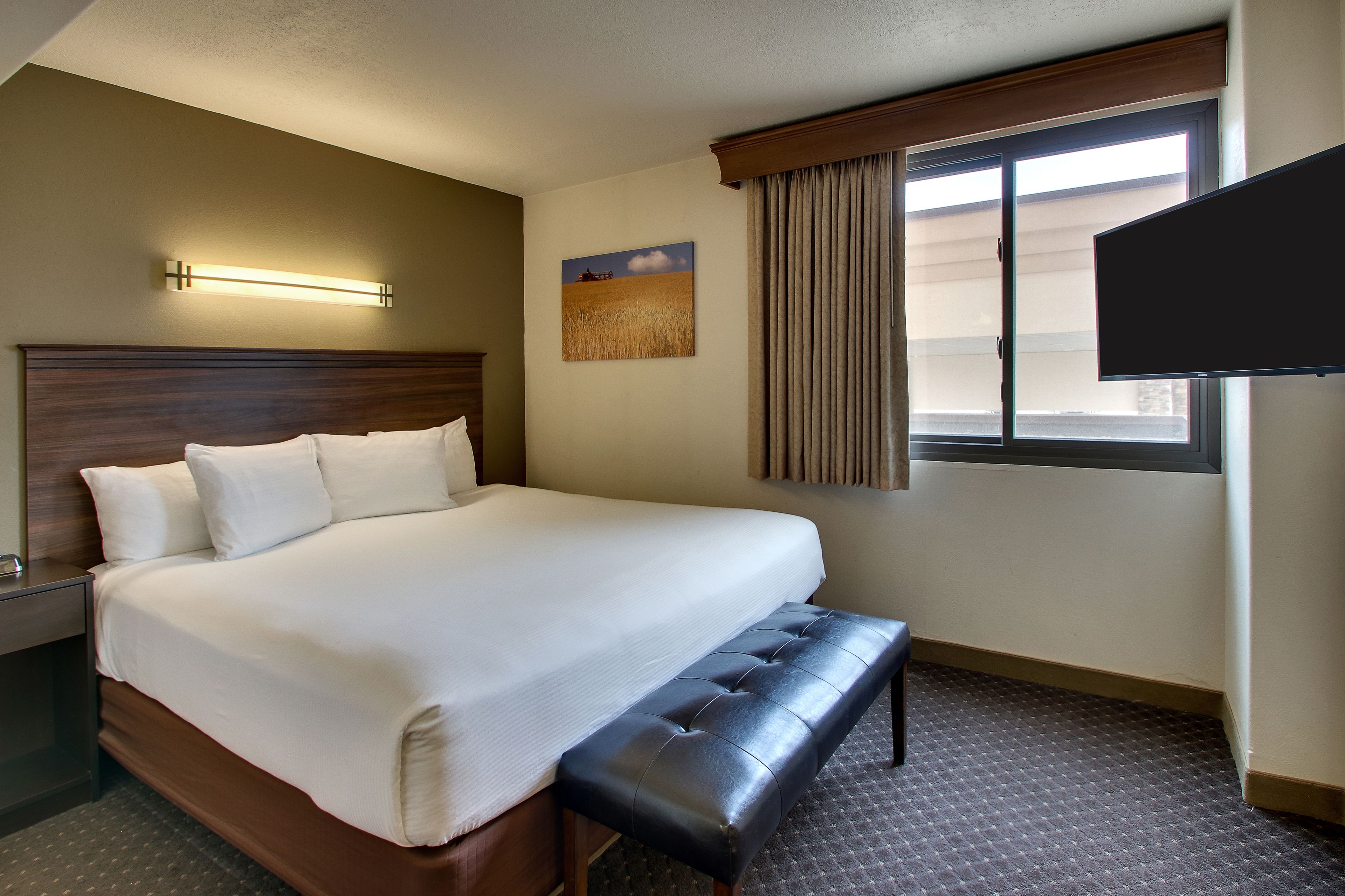 EverSpring Inn & Suites
