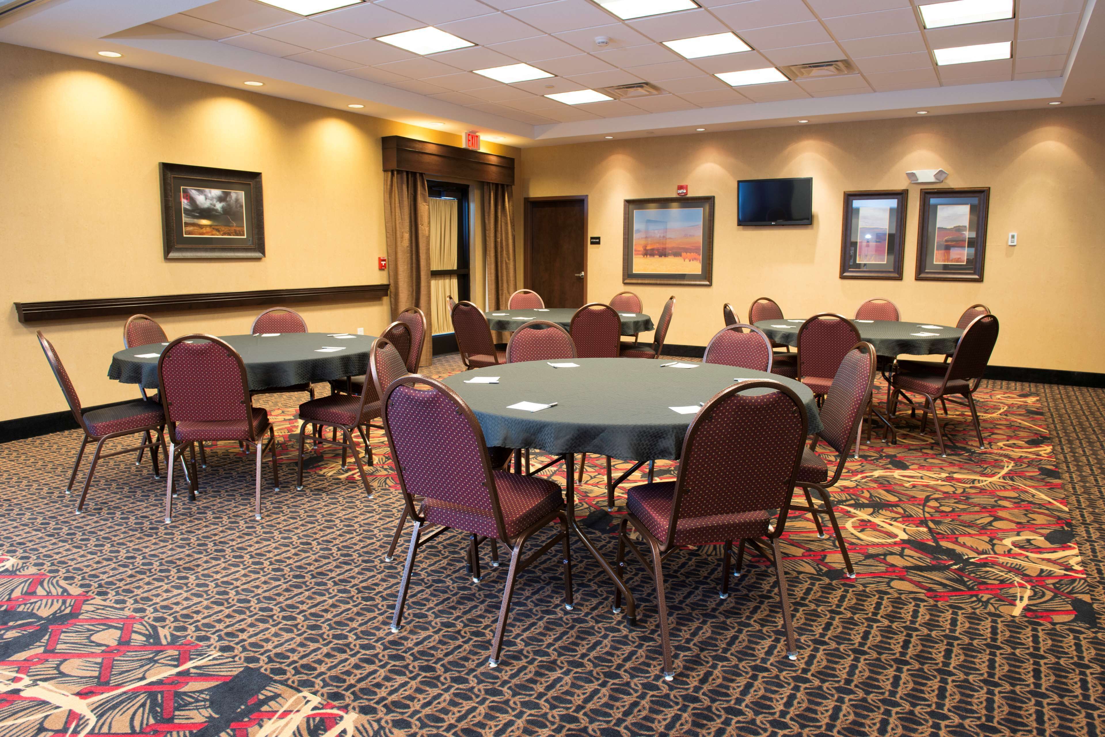 Hampton Inn & Suites Bismarck Northwest