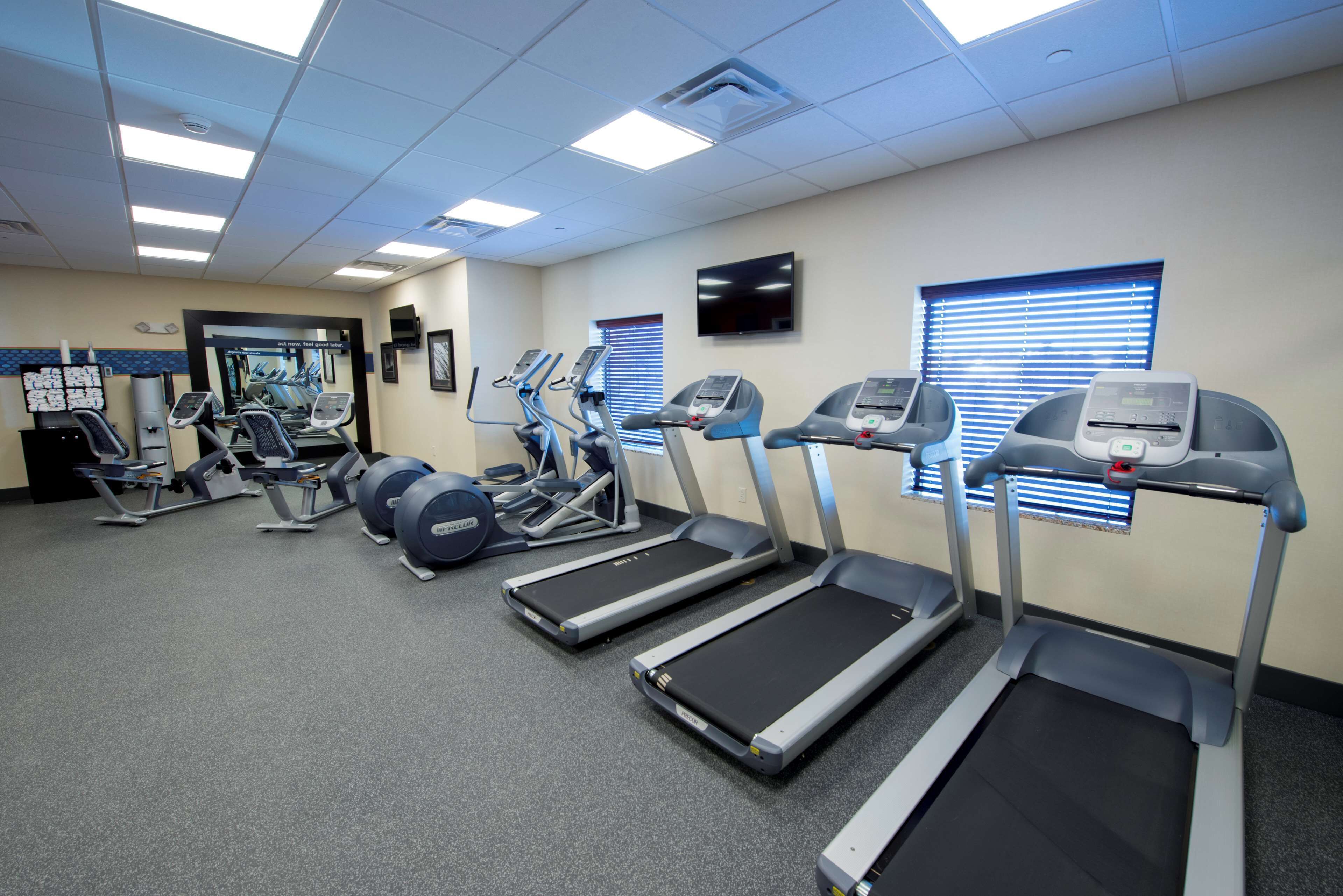 Hampton Inn & Suites Bismarck Northwest
