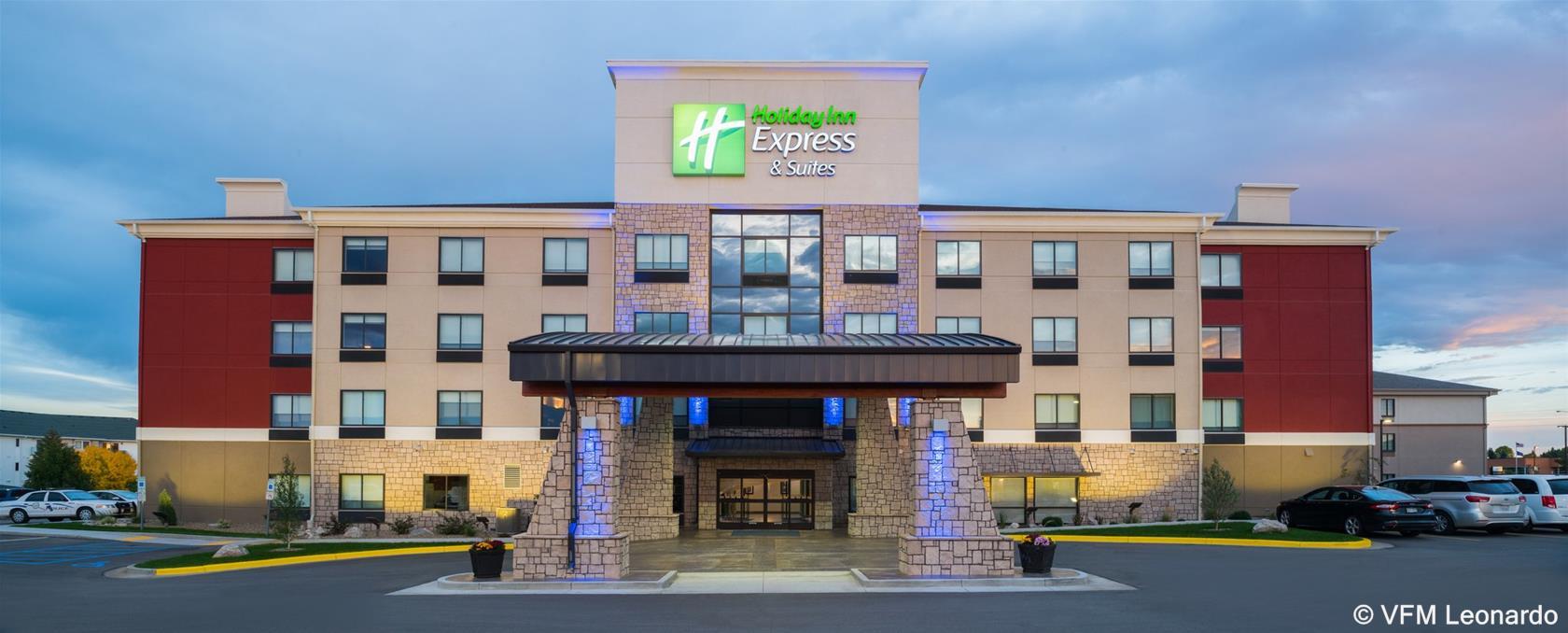 Holiday Inn Express & Suites Bismarck