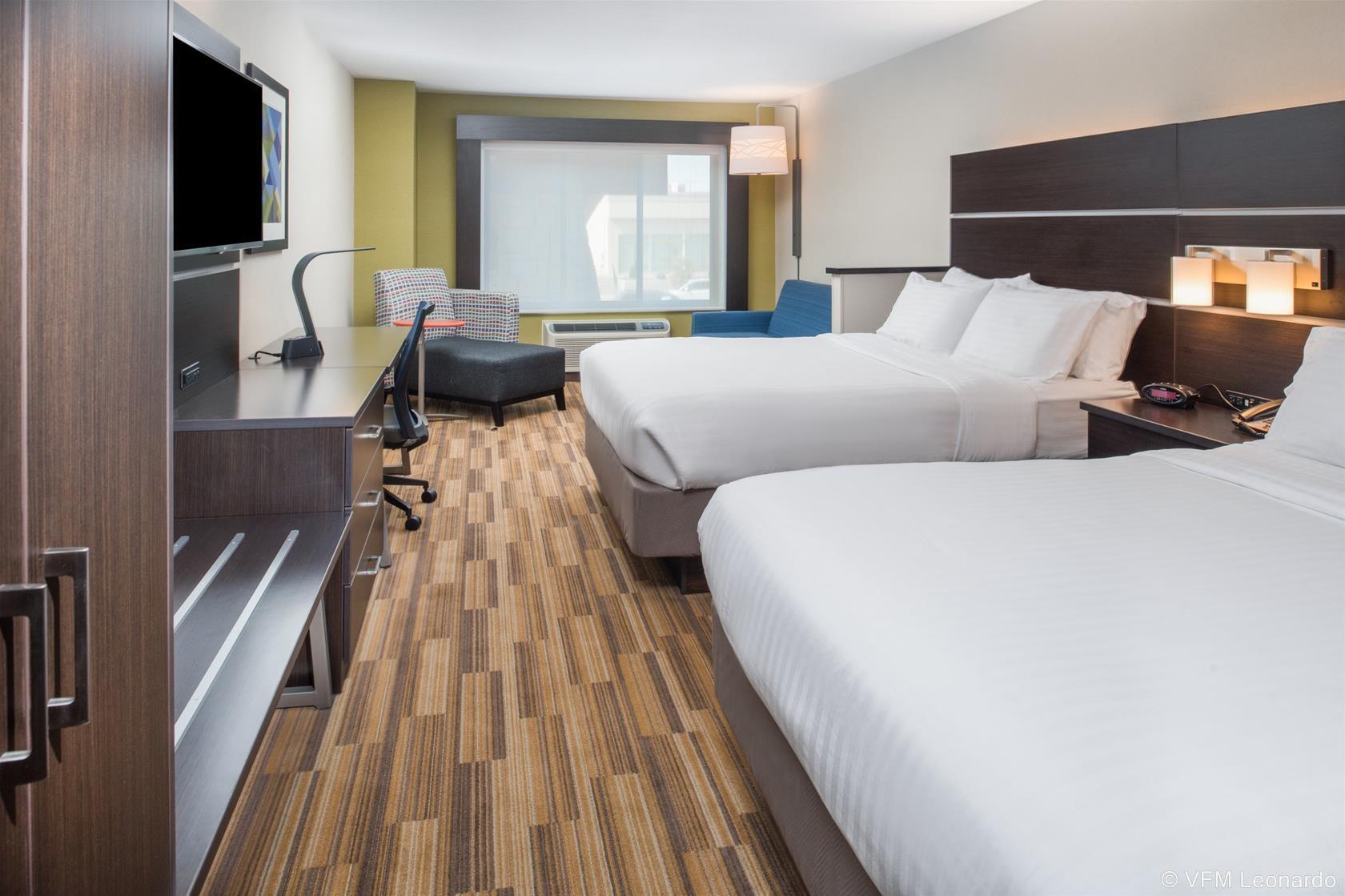 Holiday Inn Express & Suites Bismarck