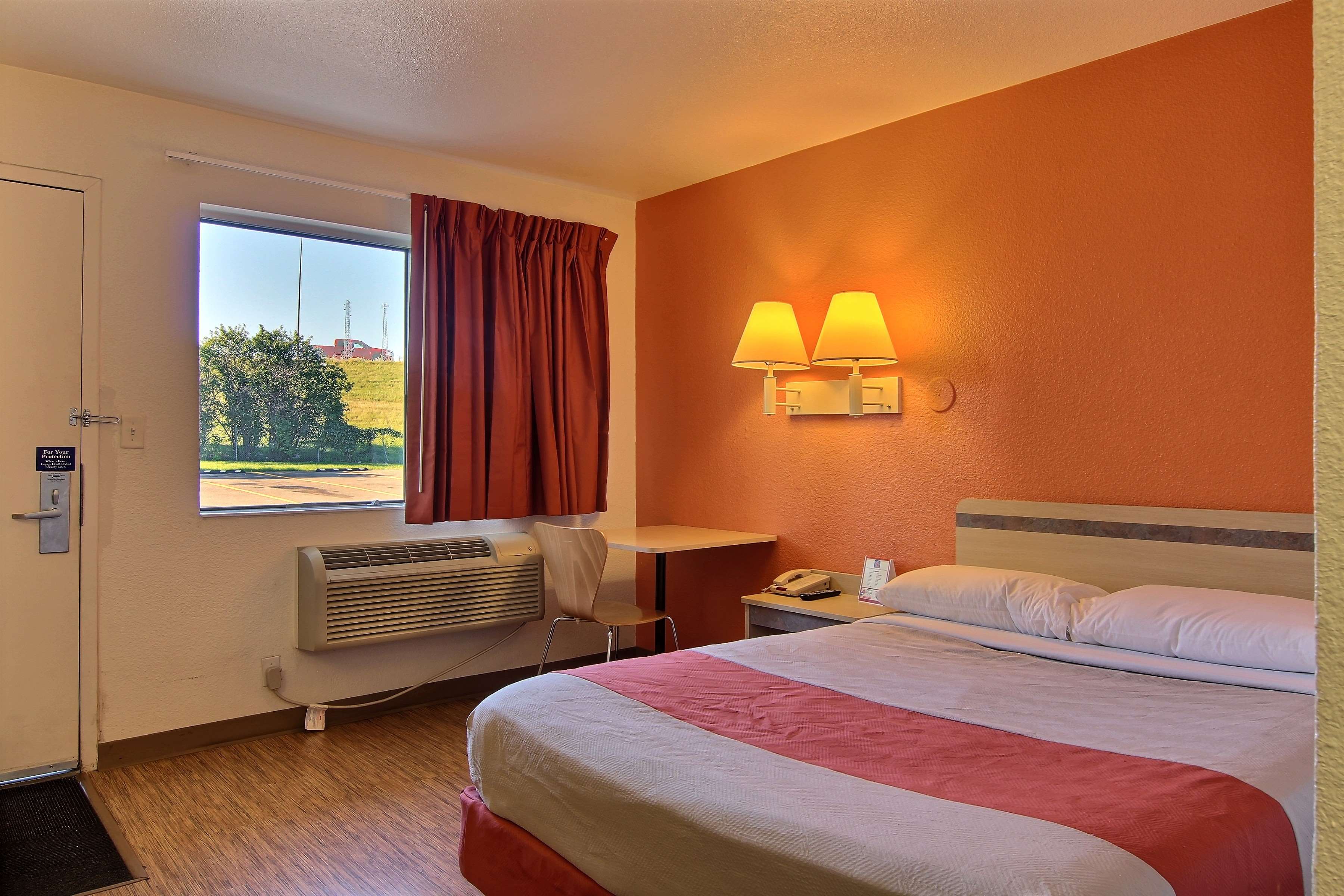 Motel 6 Bismarck