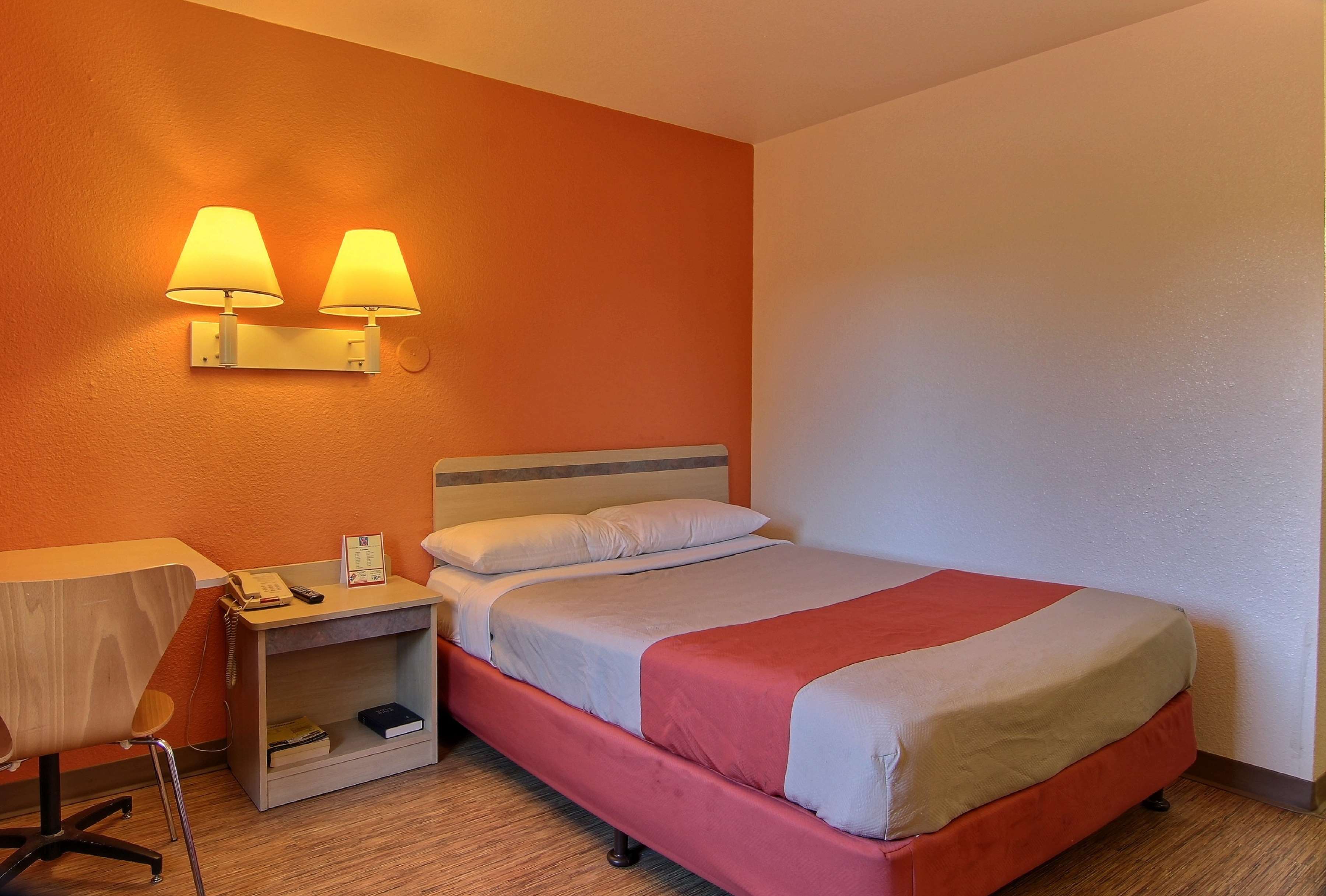 Motel 6 Bismarck