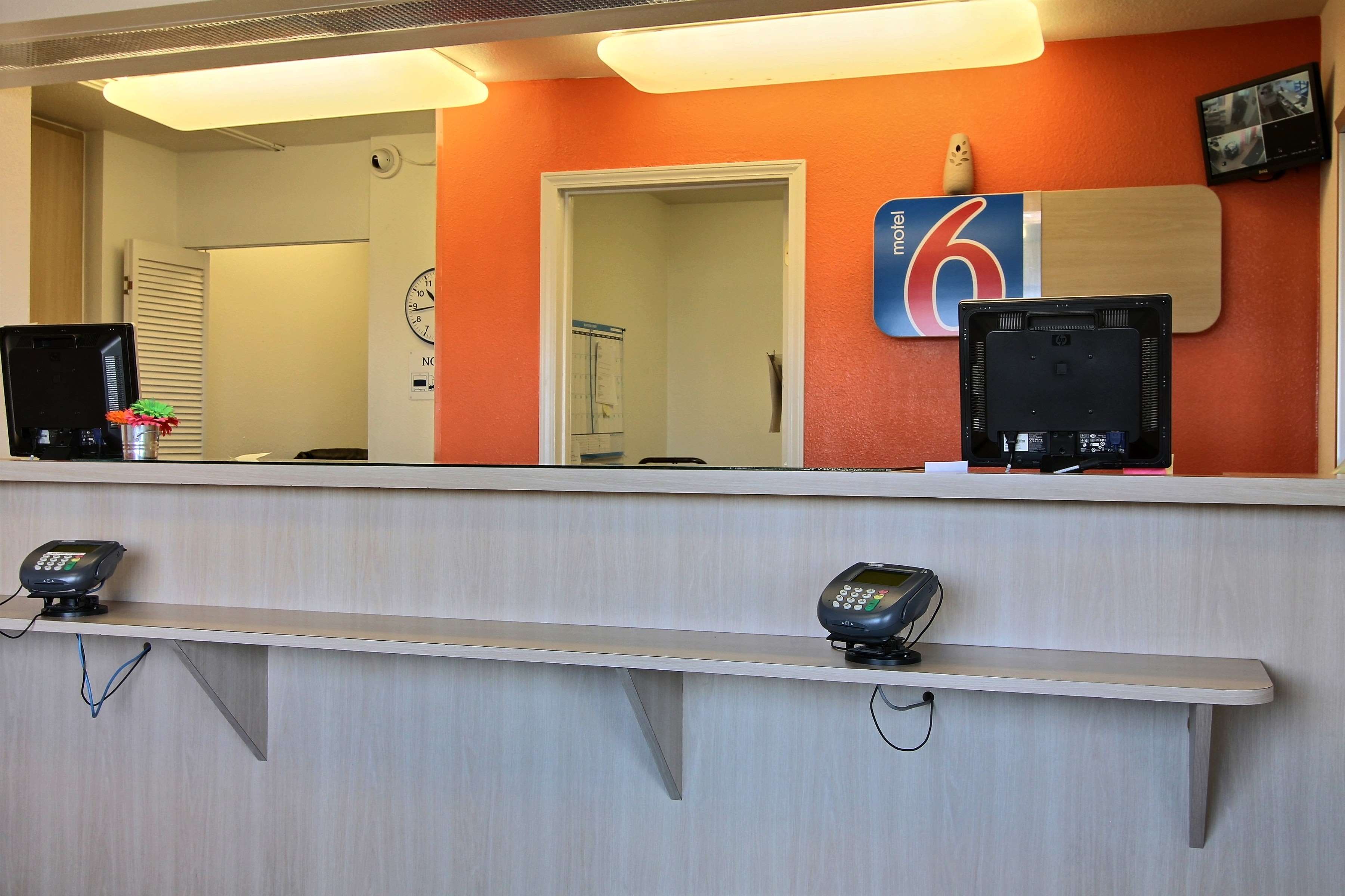 Motel 6 Bismarck