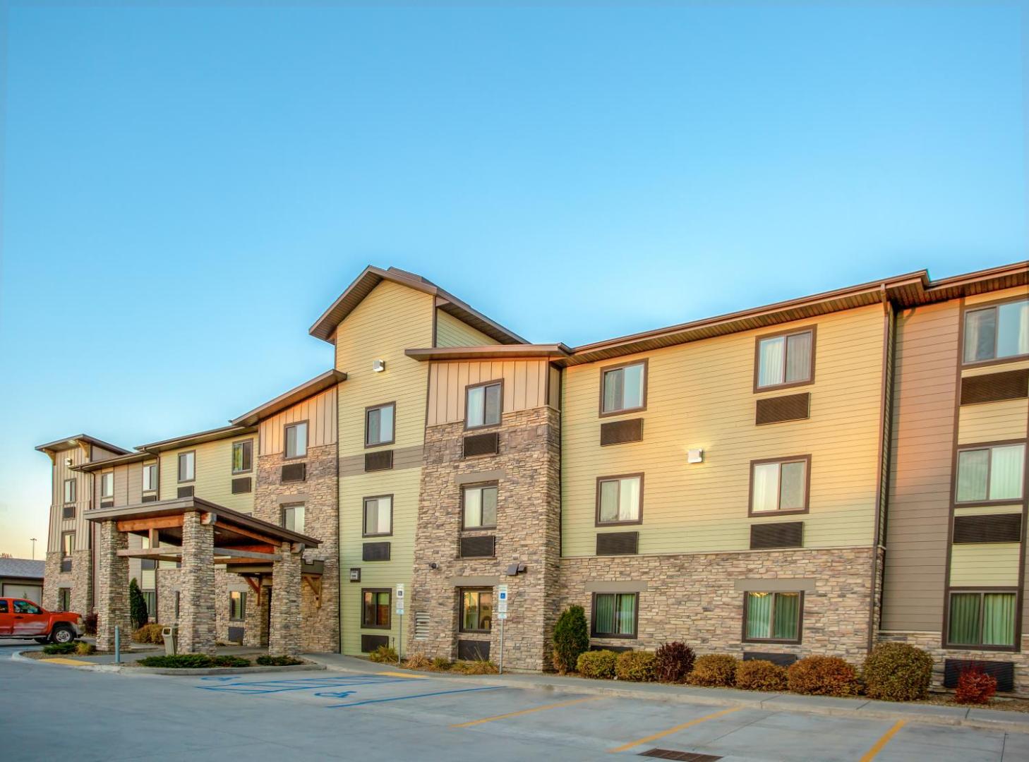 My Place Hotel - Bismarck, ND