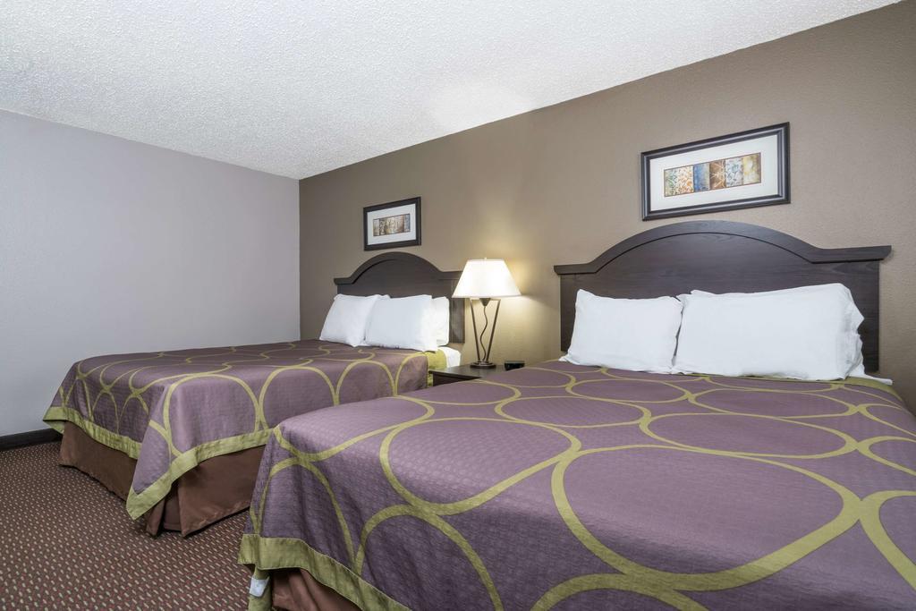 Super 8 by Wyndham Bismarck