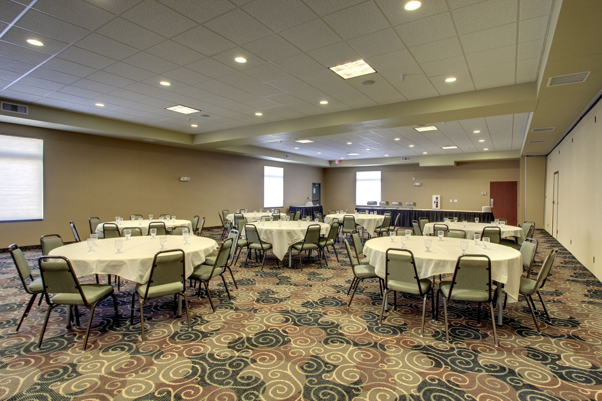 Cobblestone Inn & Suites