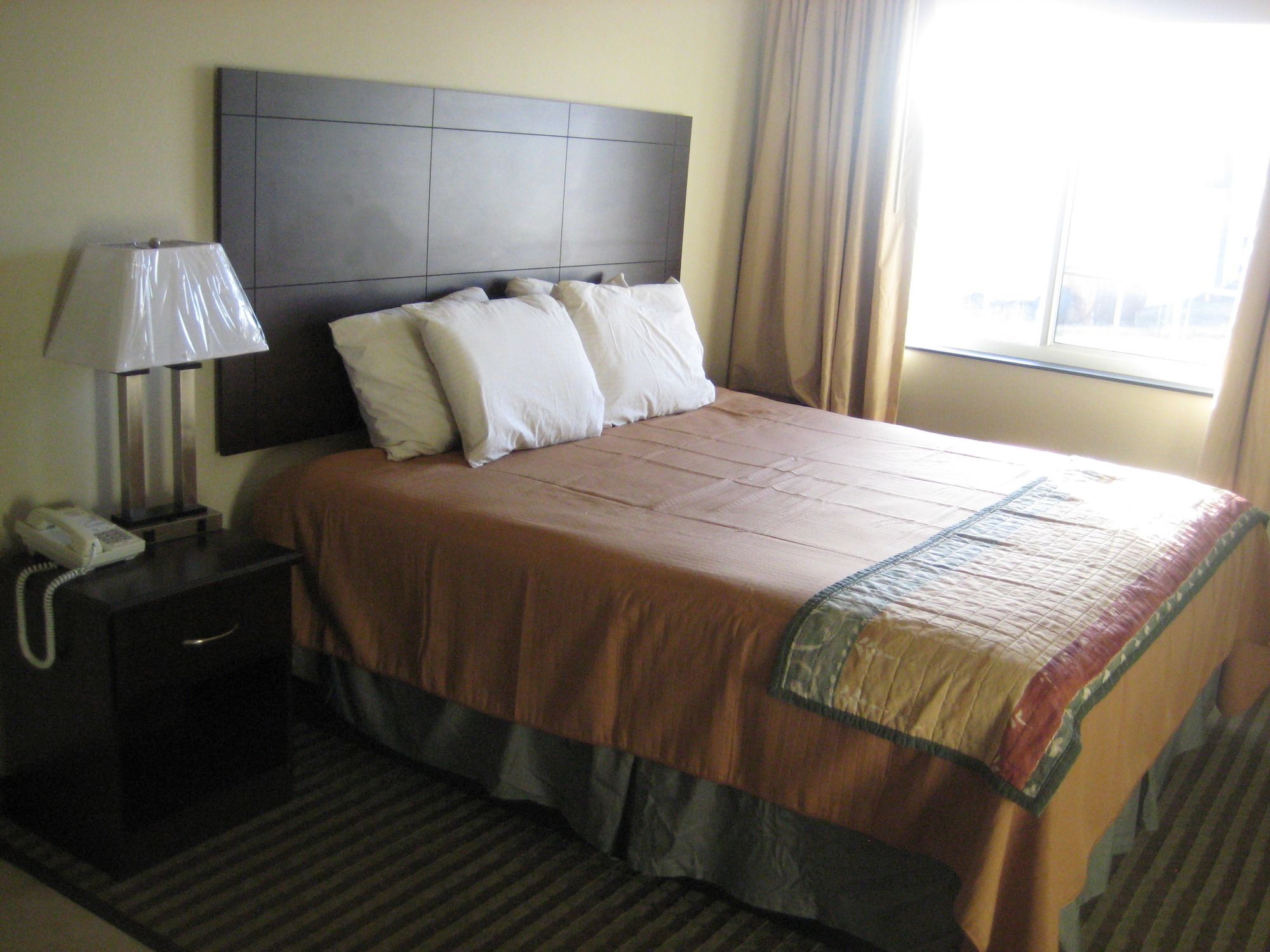 Bowman Inn & Suites