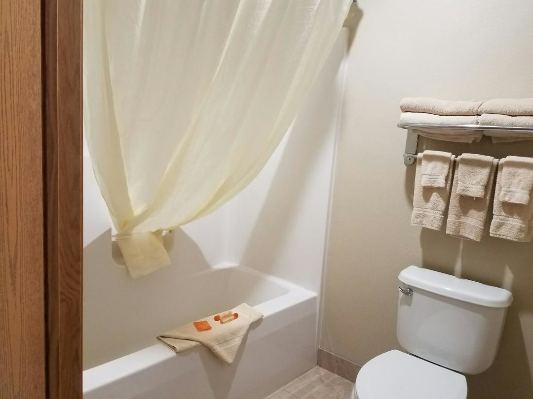 Bowman Inn & Suites