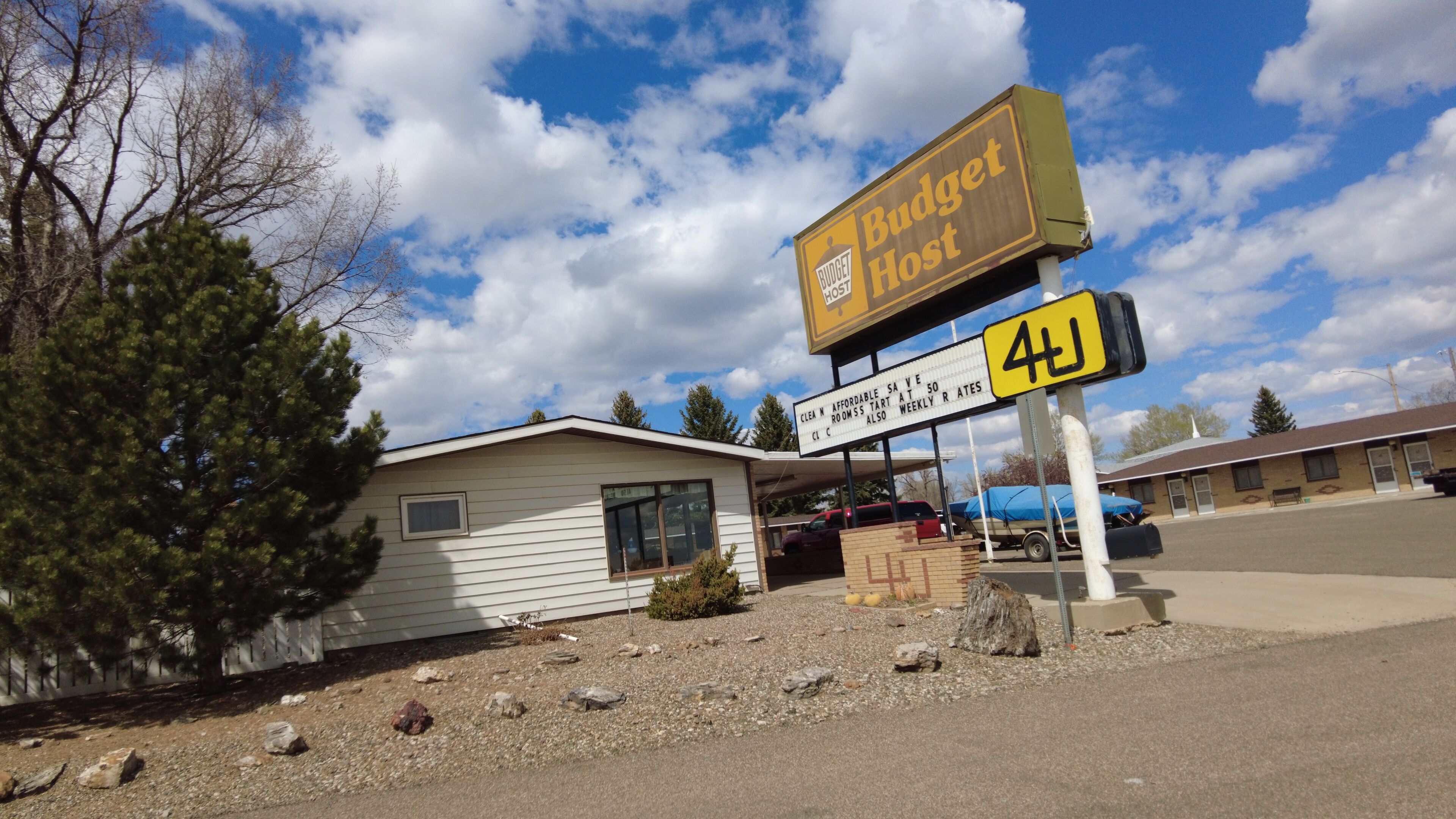 Budget Host 4-U Motel