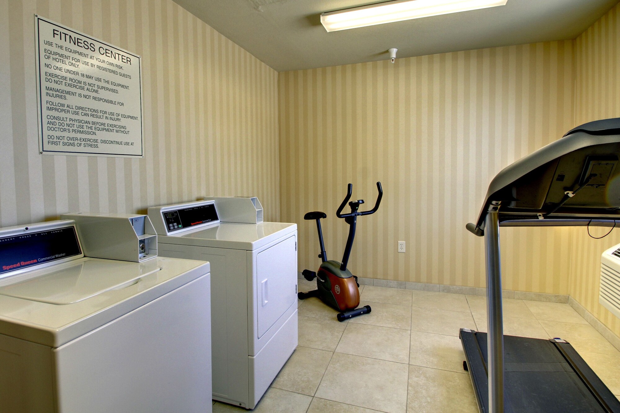 Cobblestone Inn & Suites Carrington