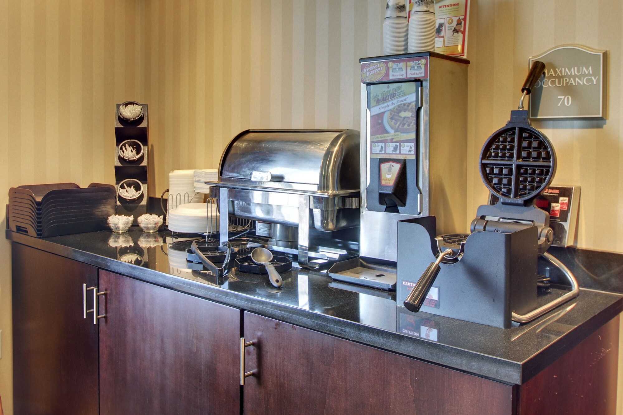 Cobblestone Inn & Suites Carrington
