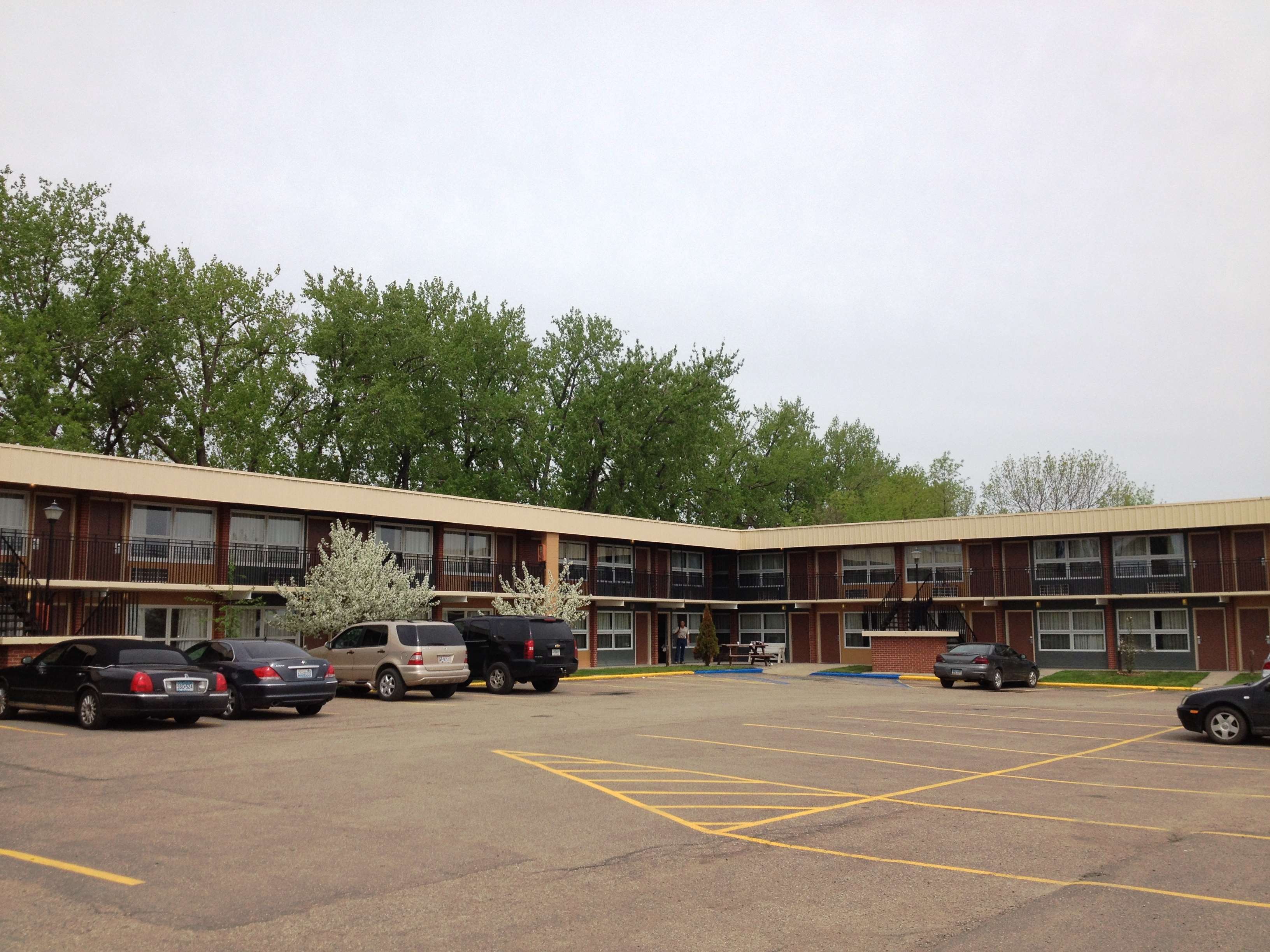 Roadway Inn