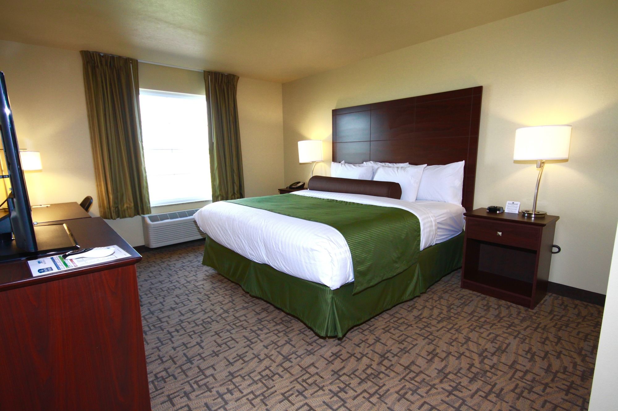 Cobblestone Hotel & Suites - Devils Lake