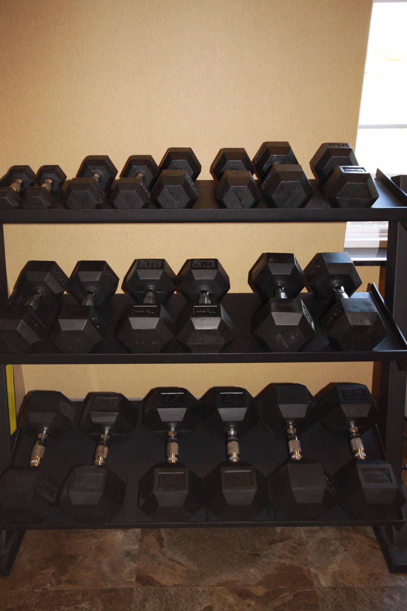 Cobblestone Hotel & Suites - Devils Lake