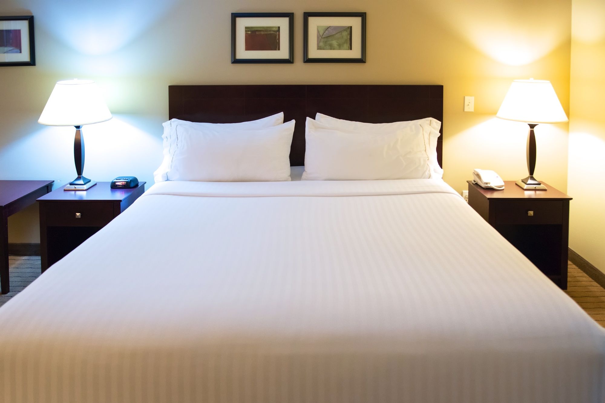 Holiday Inn Express Devils Lake