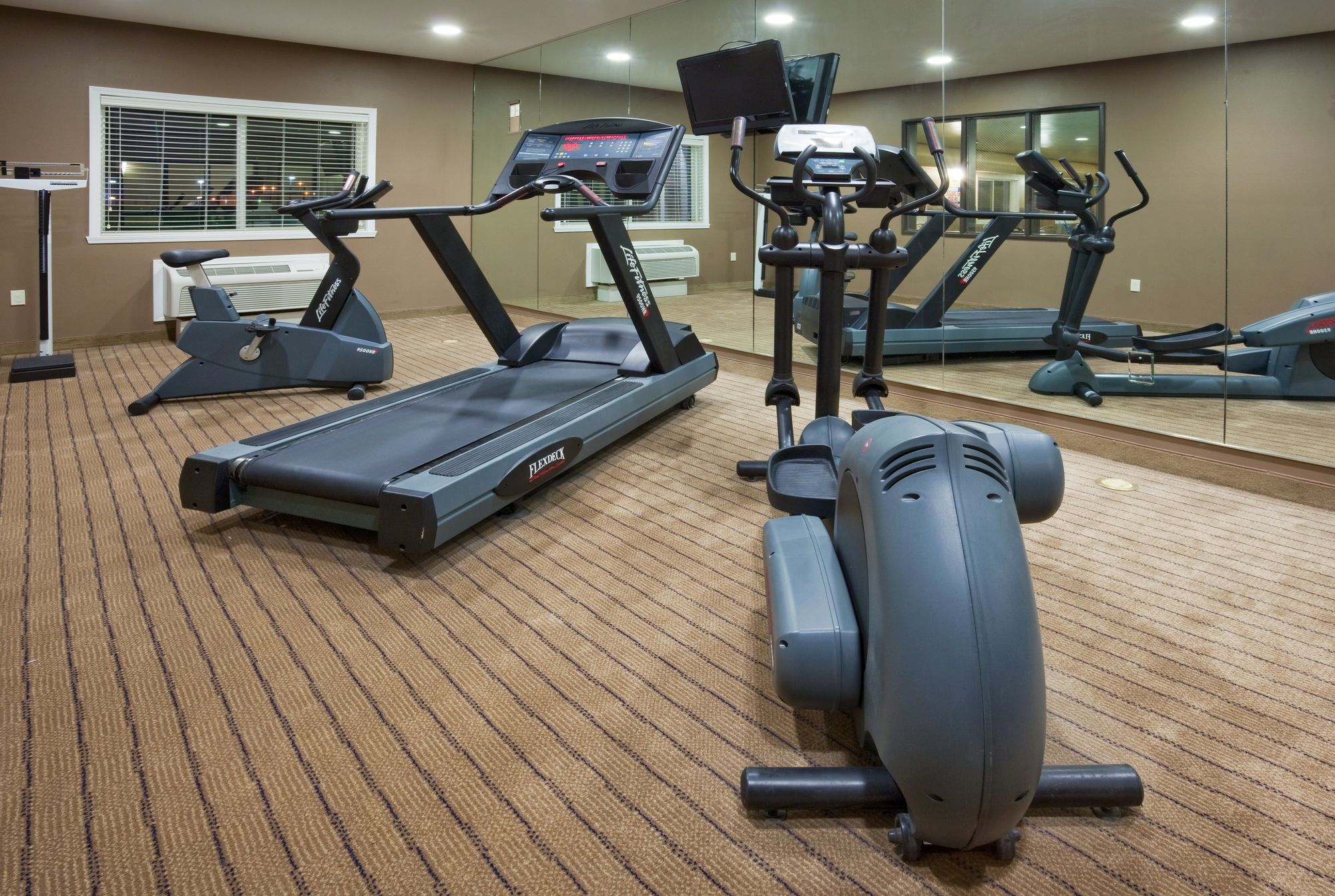 Holiday Inn Express Devils Lake