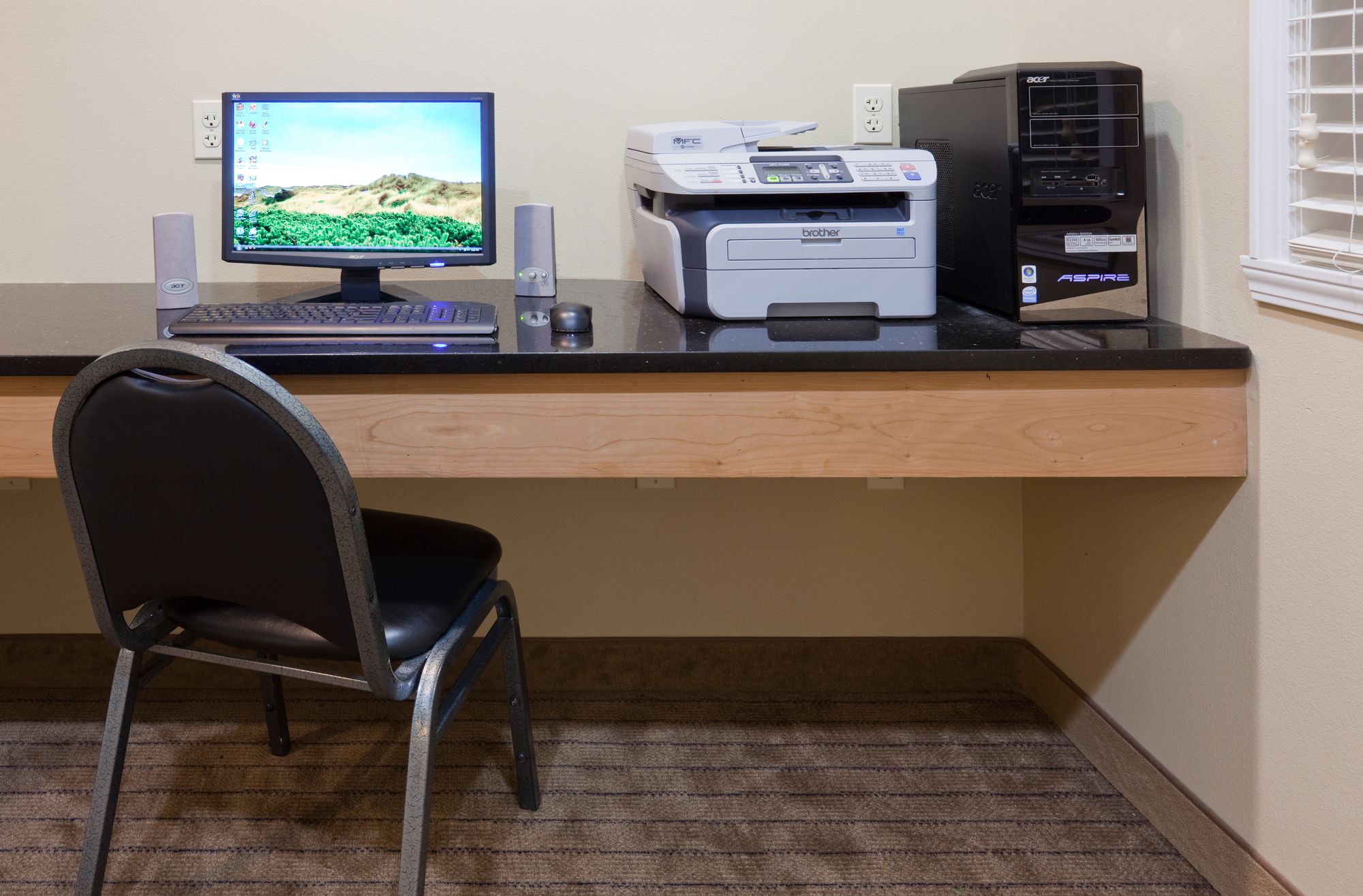 Holiday Inn Express Devils Lake