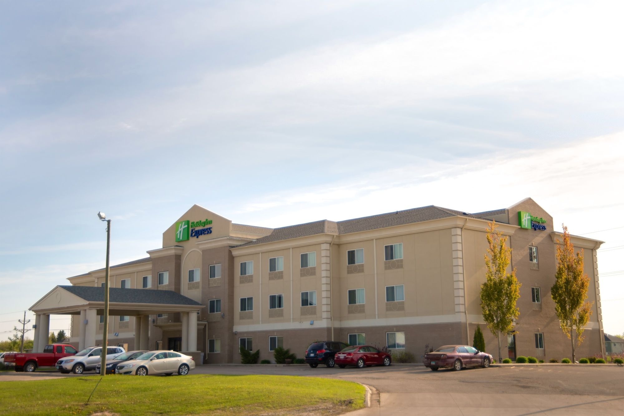 Holiday Inn Express Devils Lake