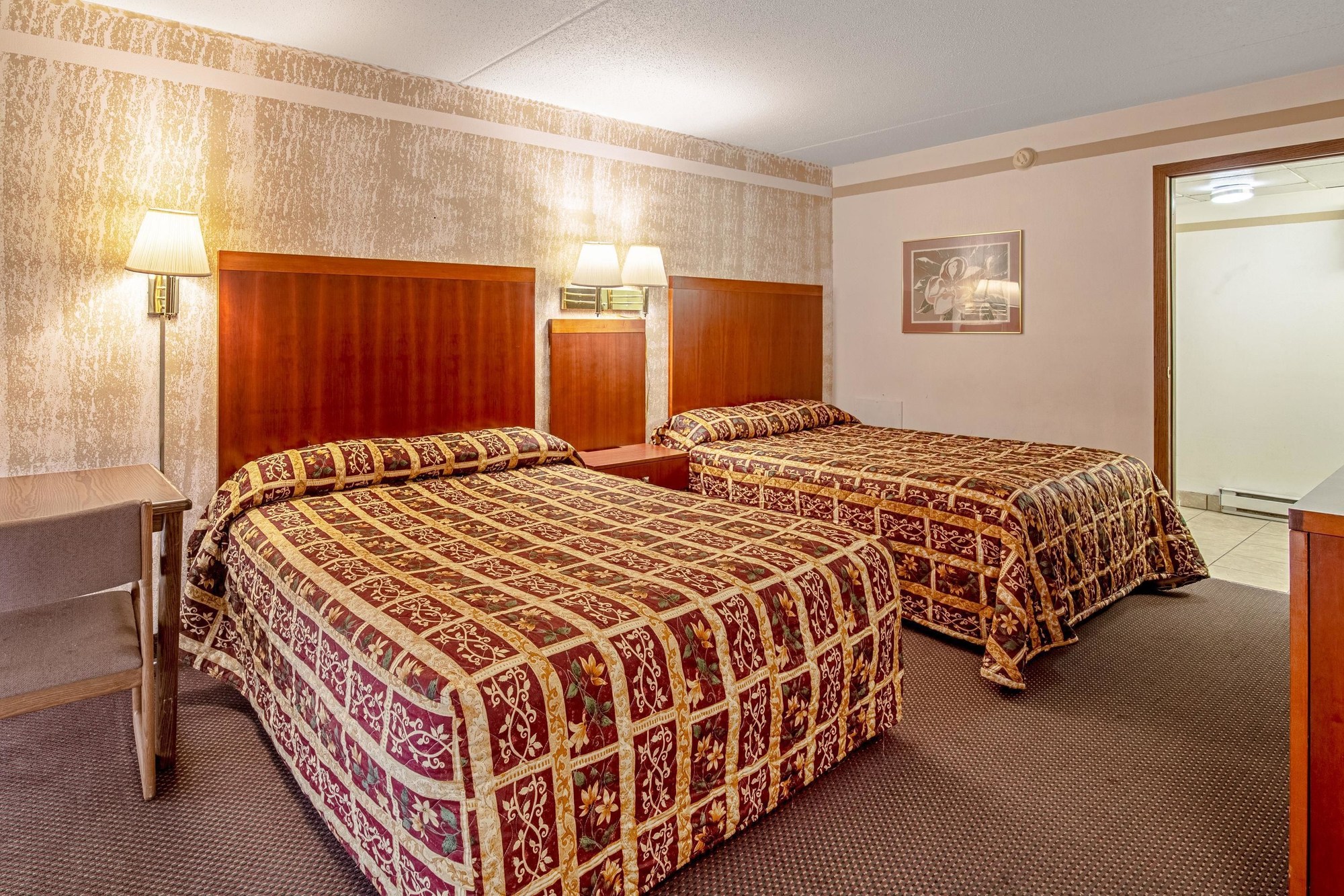 Roadway Inn
