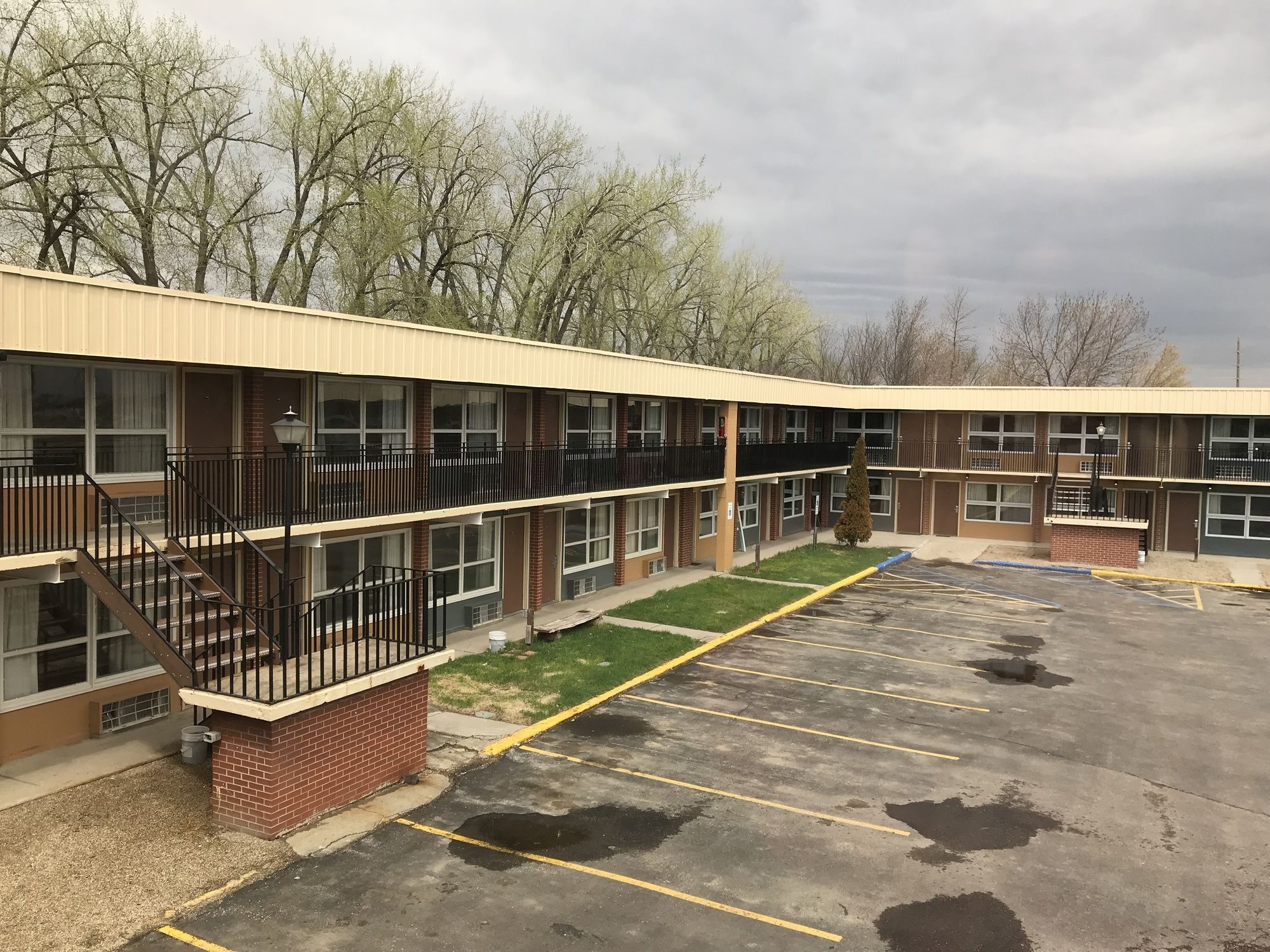 Roadway Inn