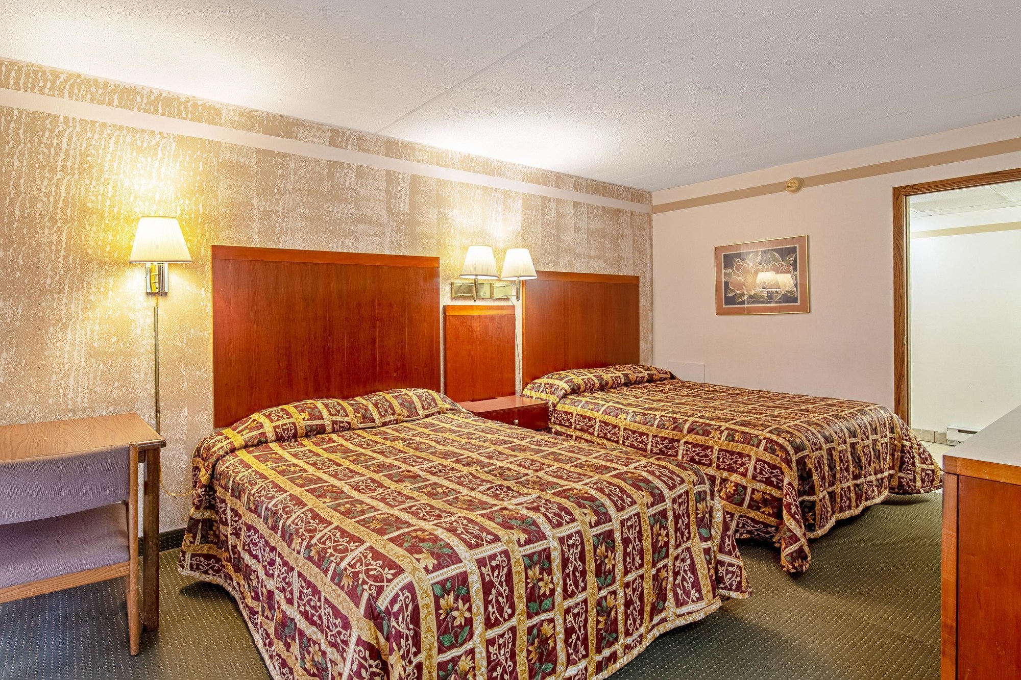 Roadway Inn