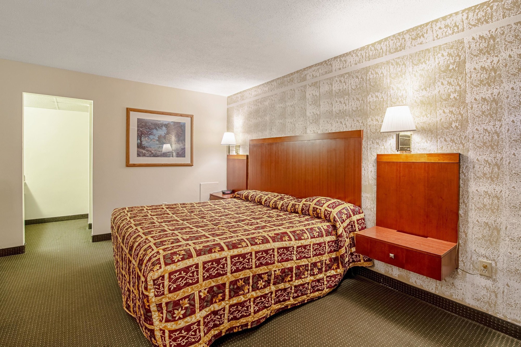 Roadway Inn